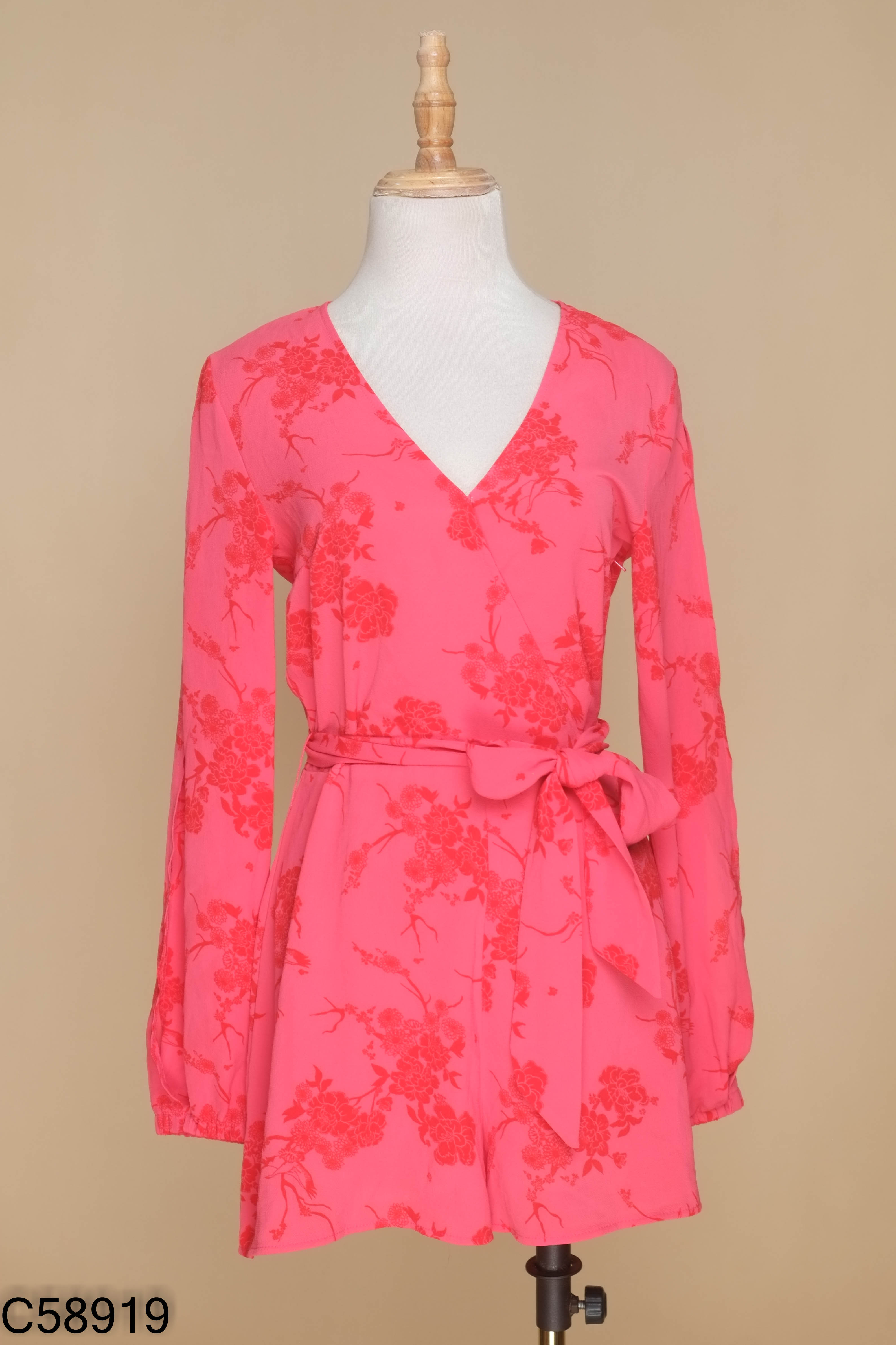 Jumpsuit HM hồng họa tiết