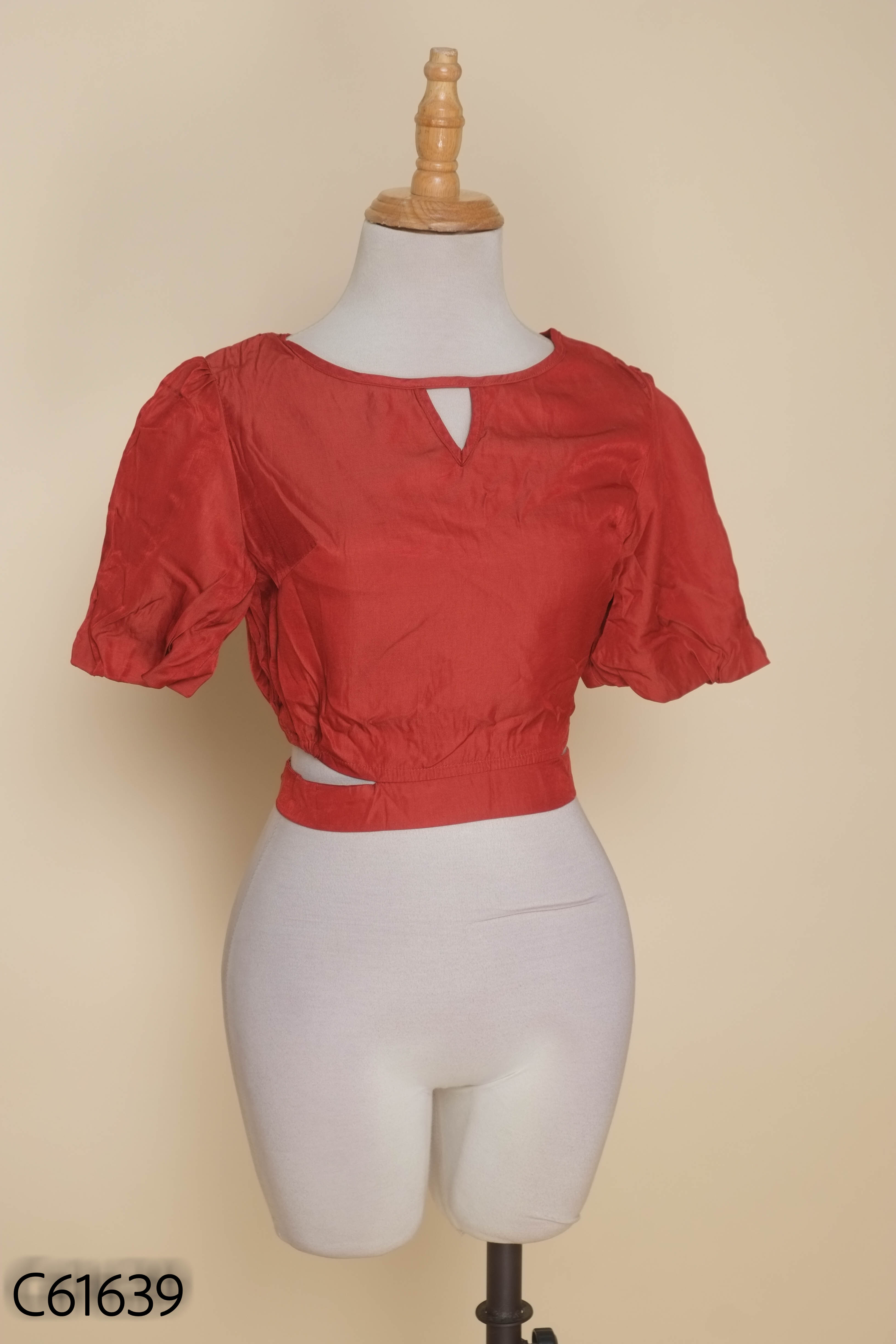 Áo TWENTY FIVE đỏ buộc dây eo