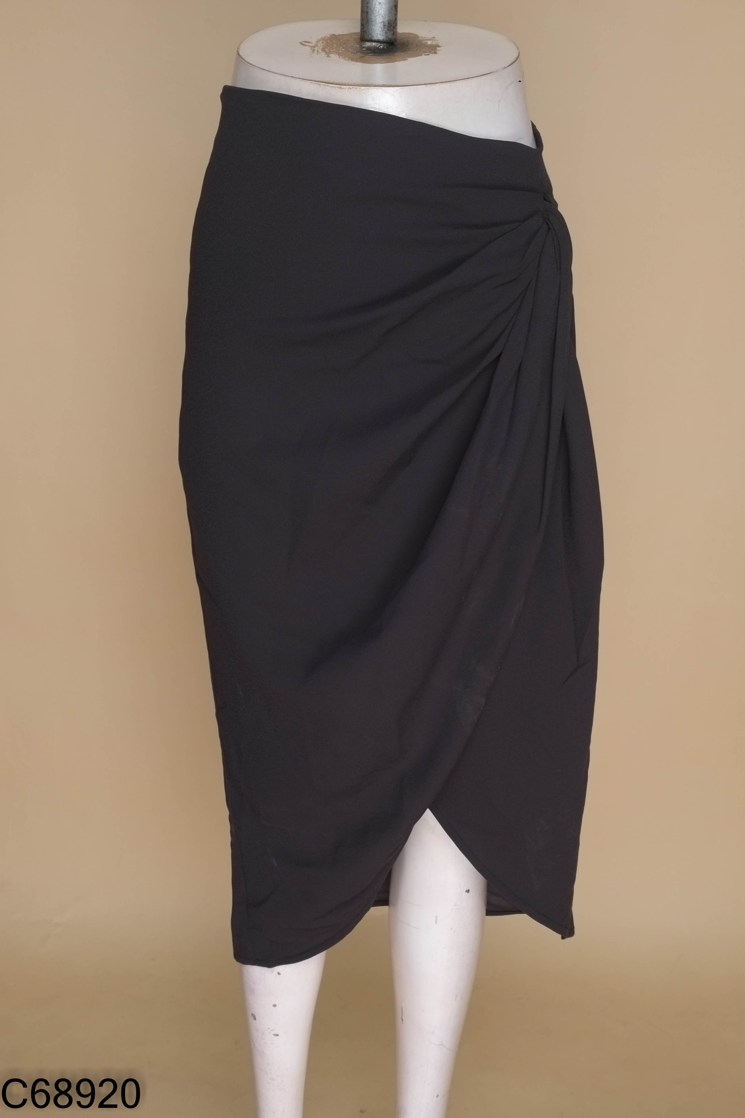 Chân váy ZARA xám đen