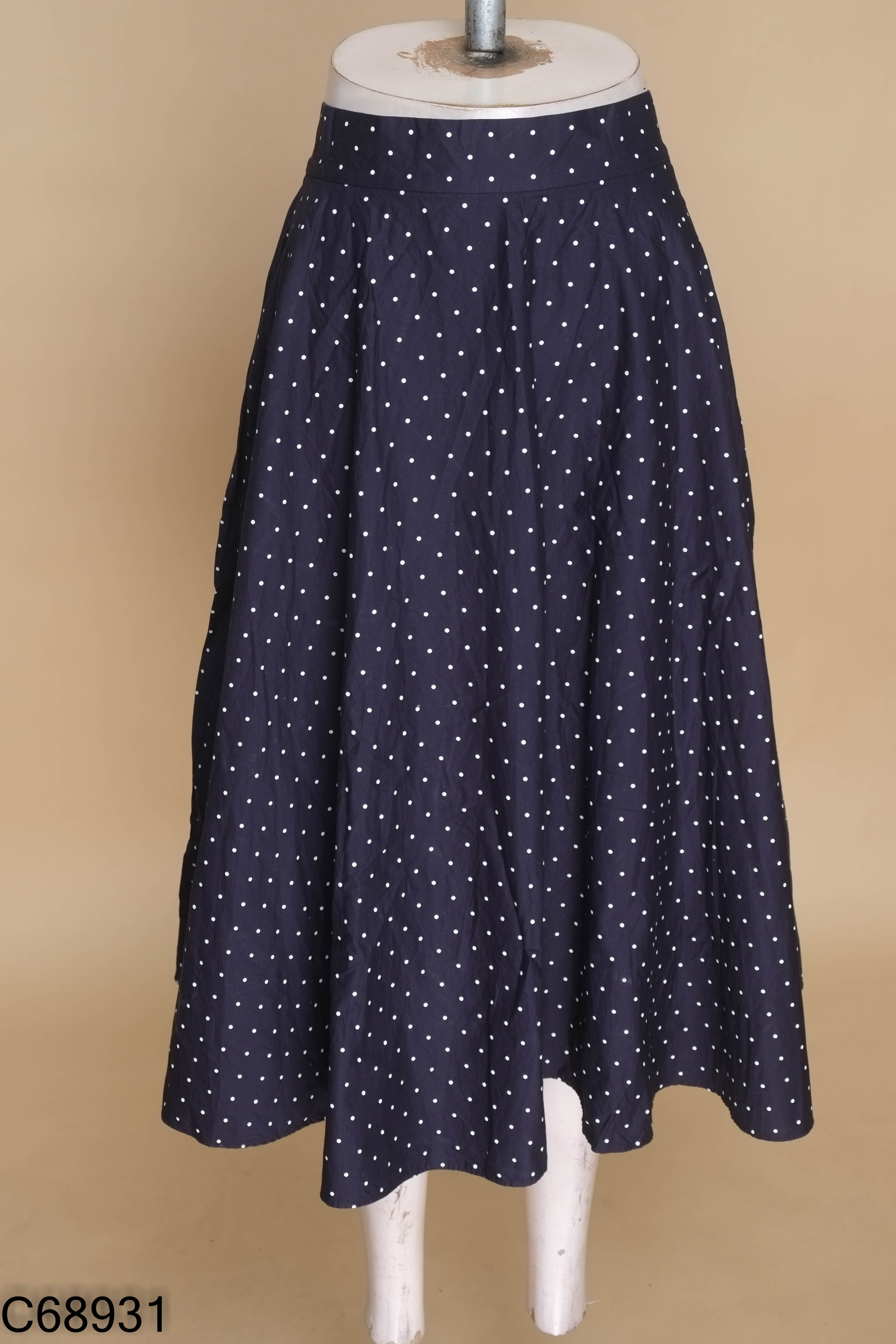 Chân váy UNIQLO xanh chấm bi