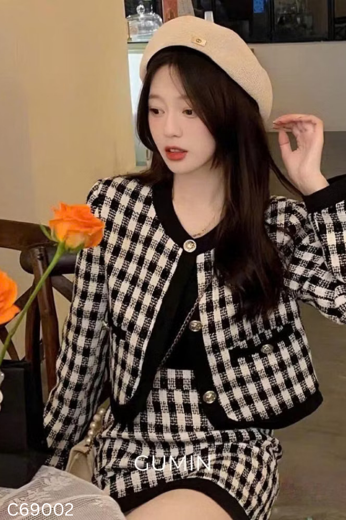 Set áo khoác + chân váy đen caro