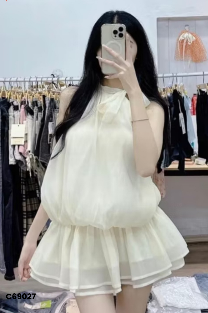 Váy áo voan be cổ yếm kèm quần
