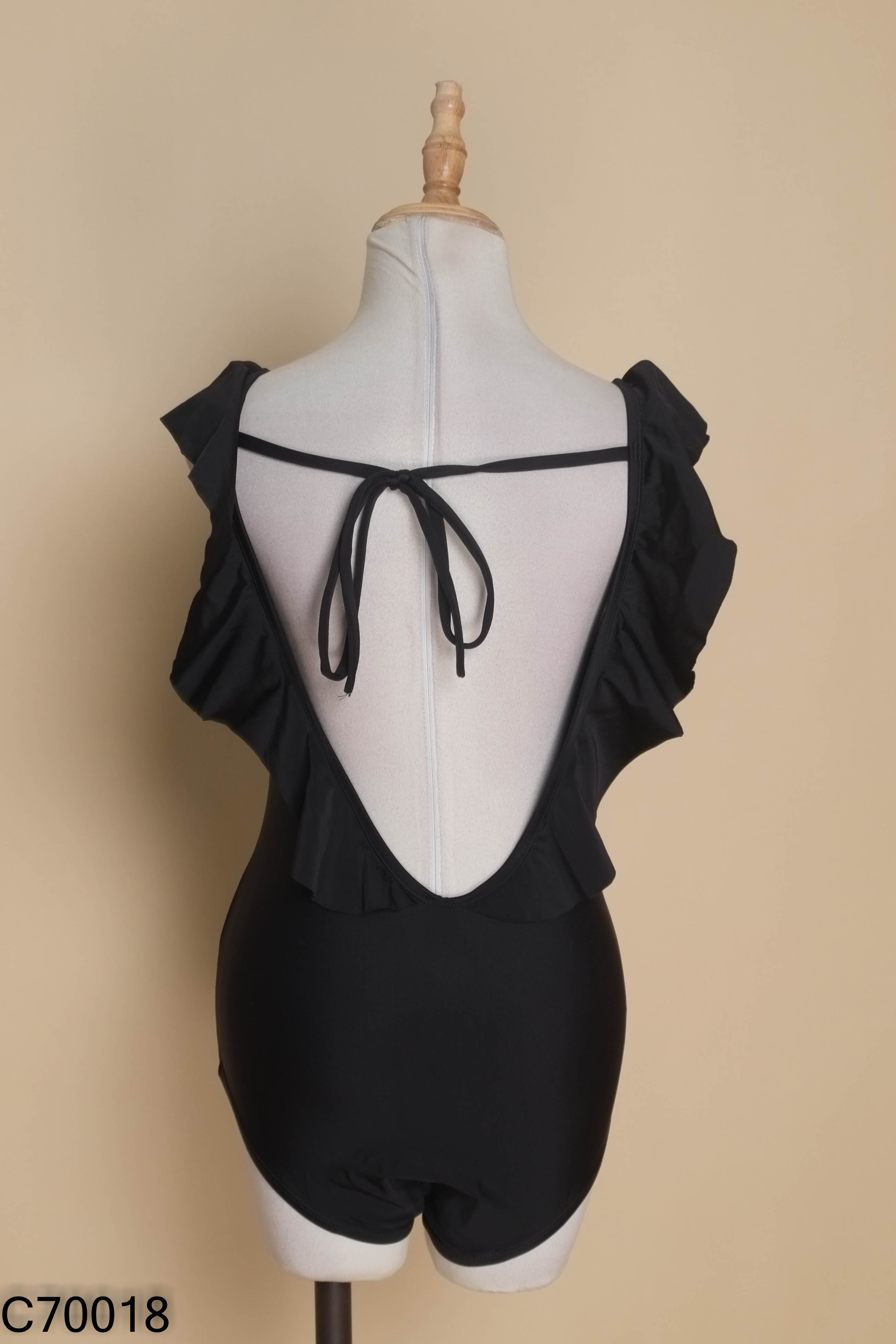 Bodysuit đen trơn hở lưng