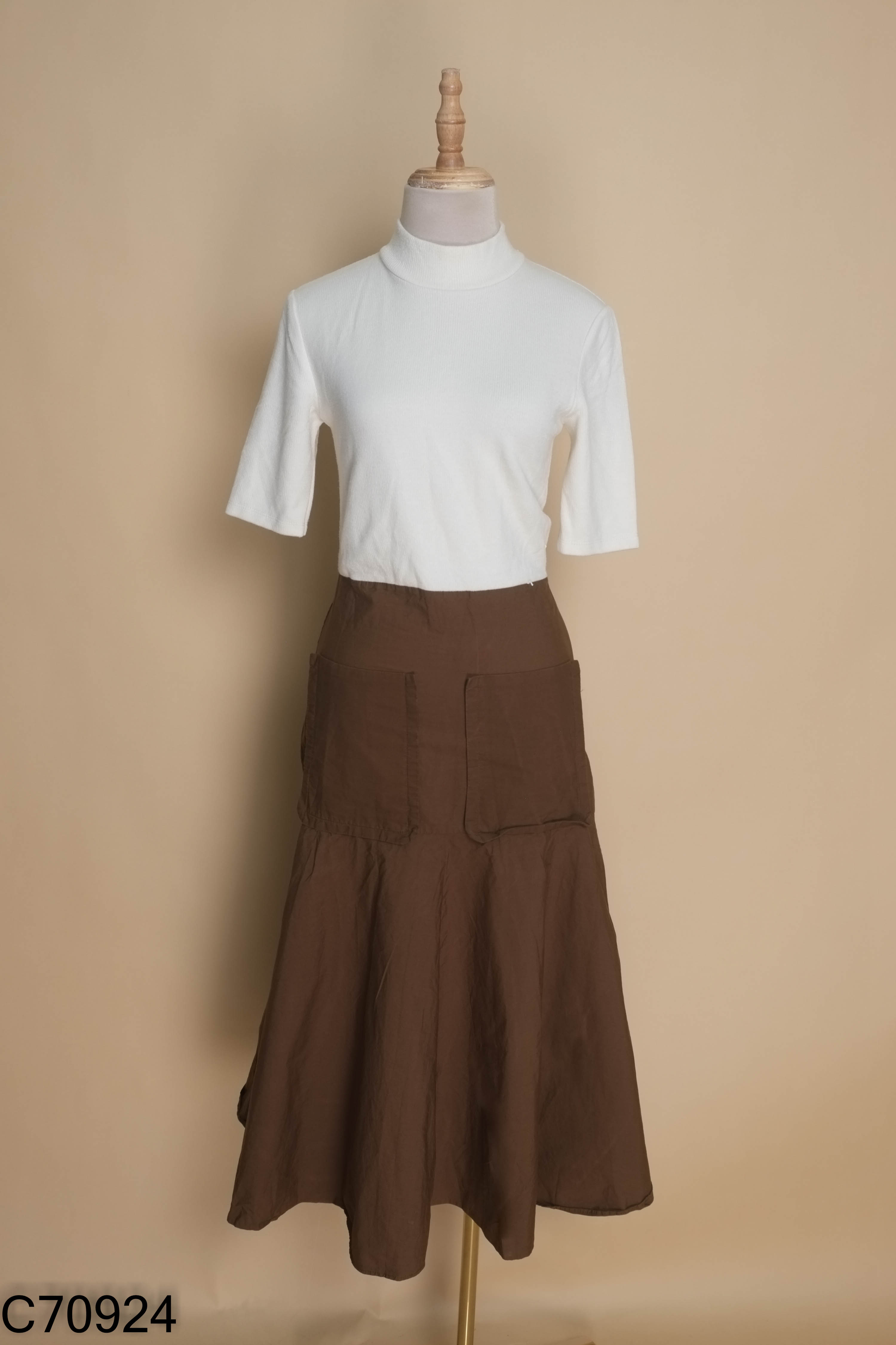 Váy ZARA be phối xanh rêu