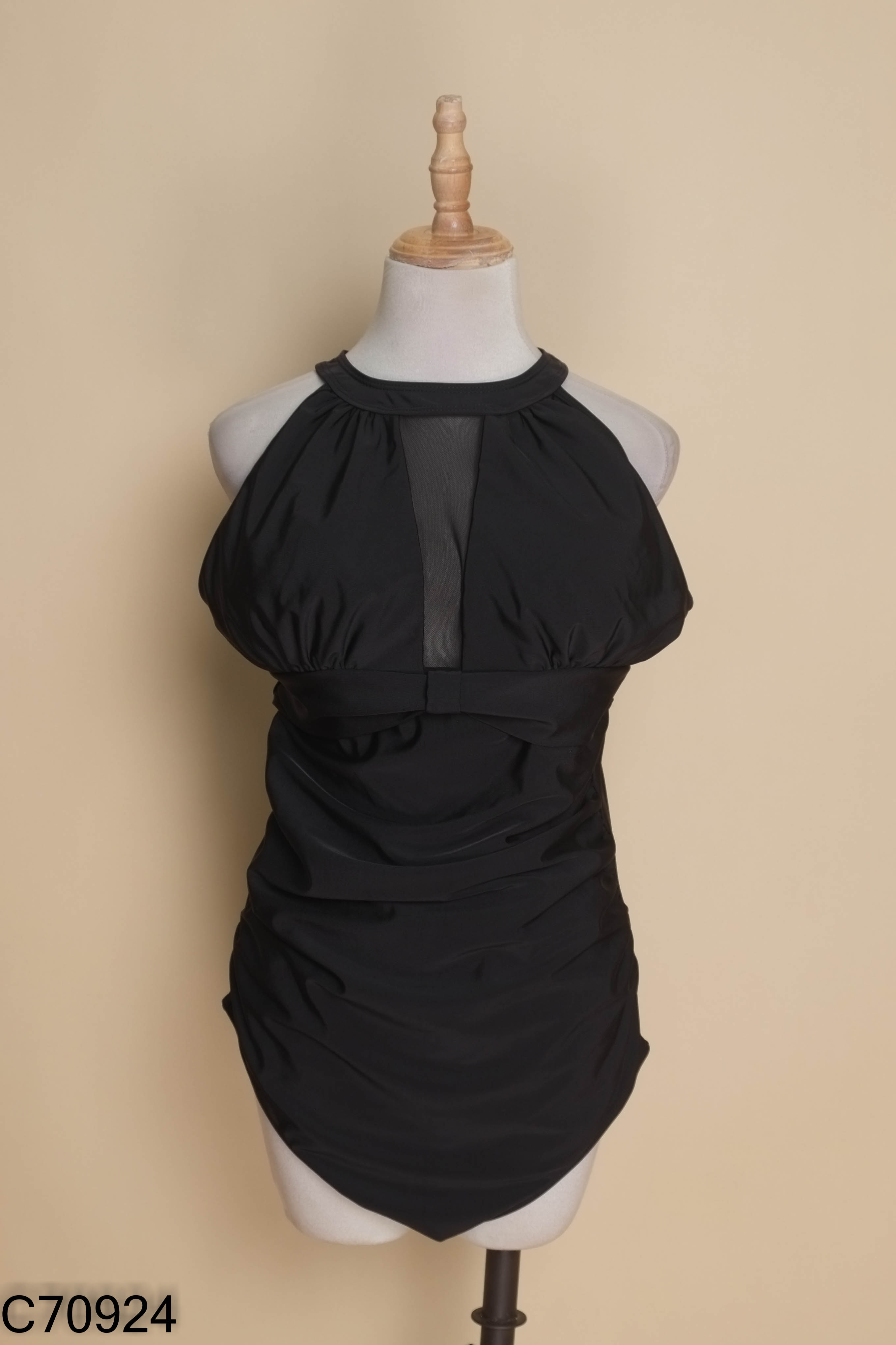 Bikini đen cổ yếm