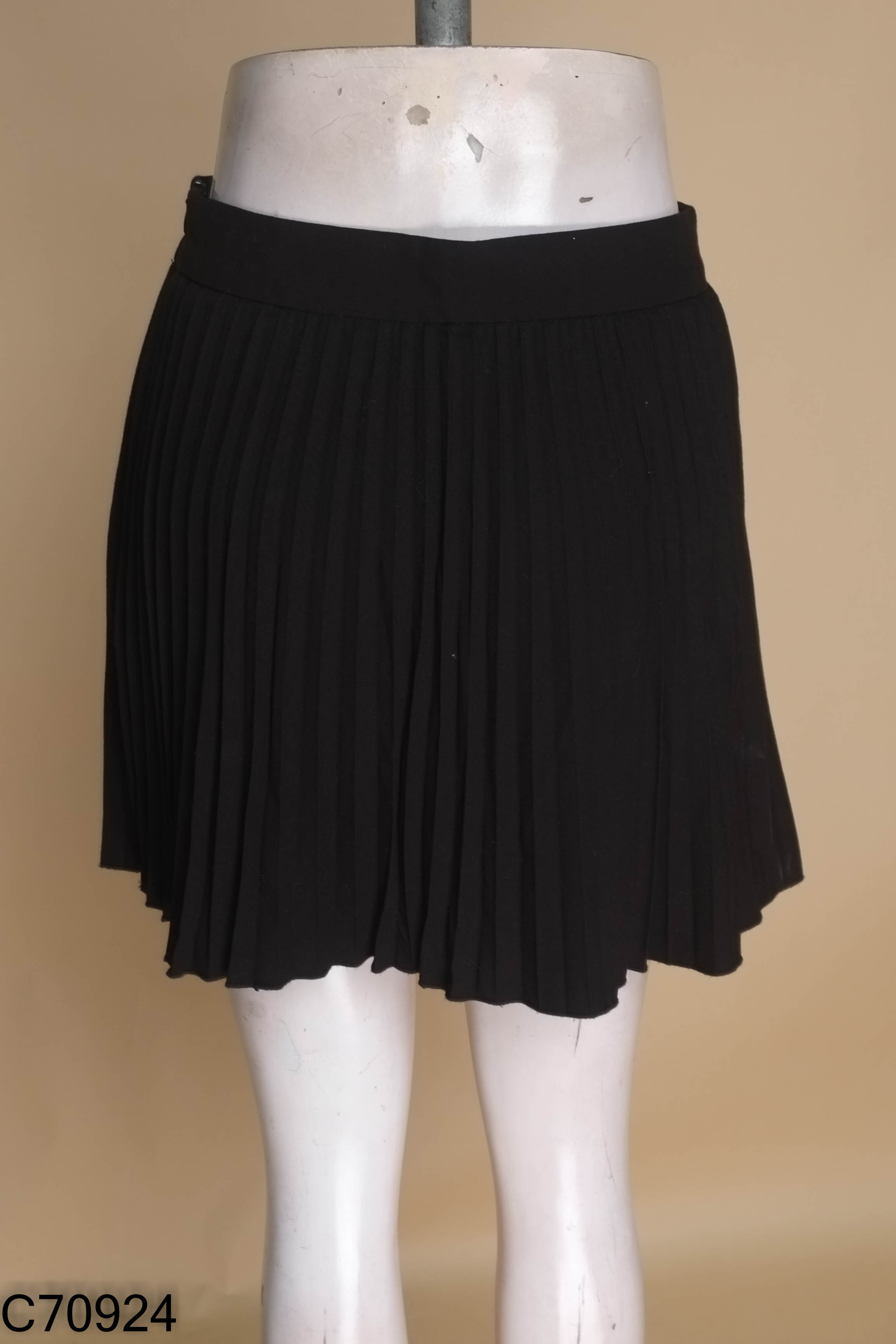 Chân váy ZARA đen xếp ly