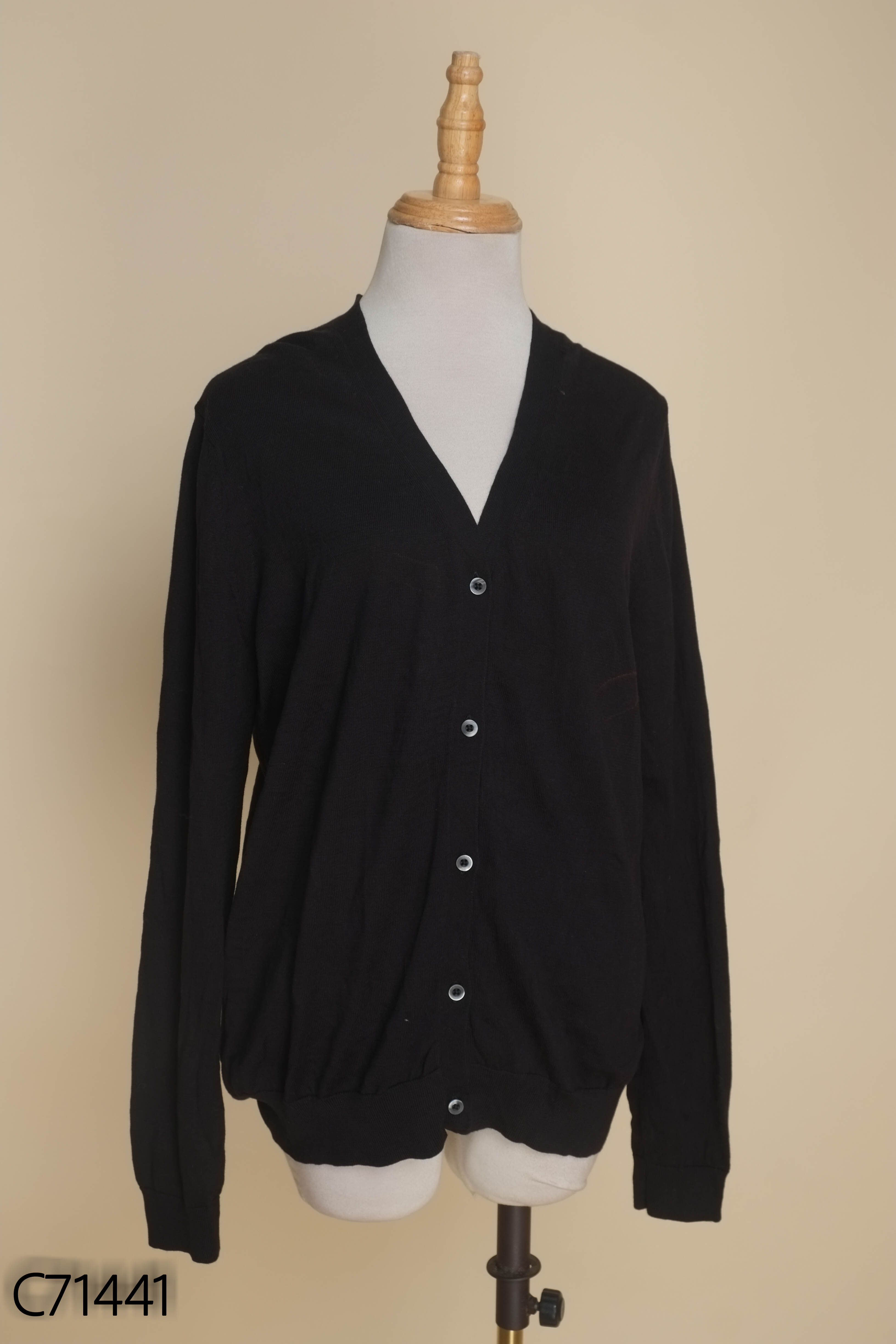 Cardigan len trắng UNIQLO trơn