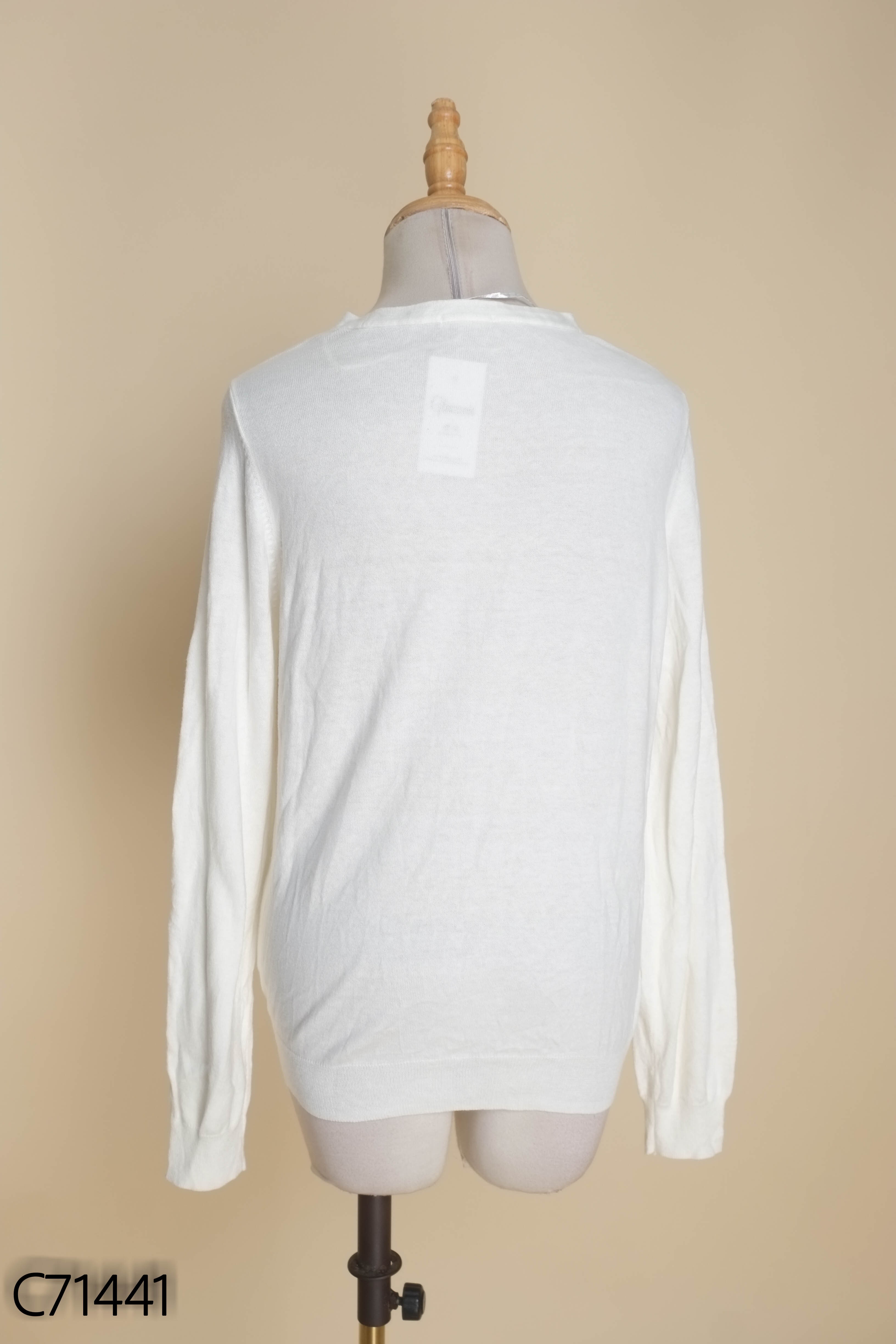 Cardigan trắng mỏng