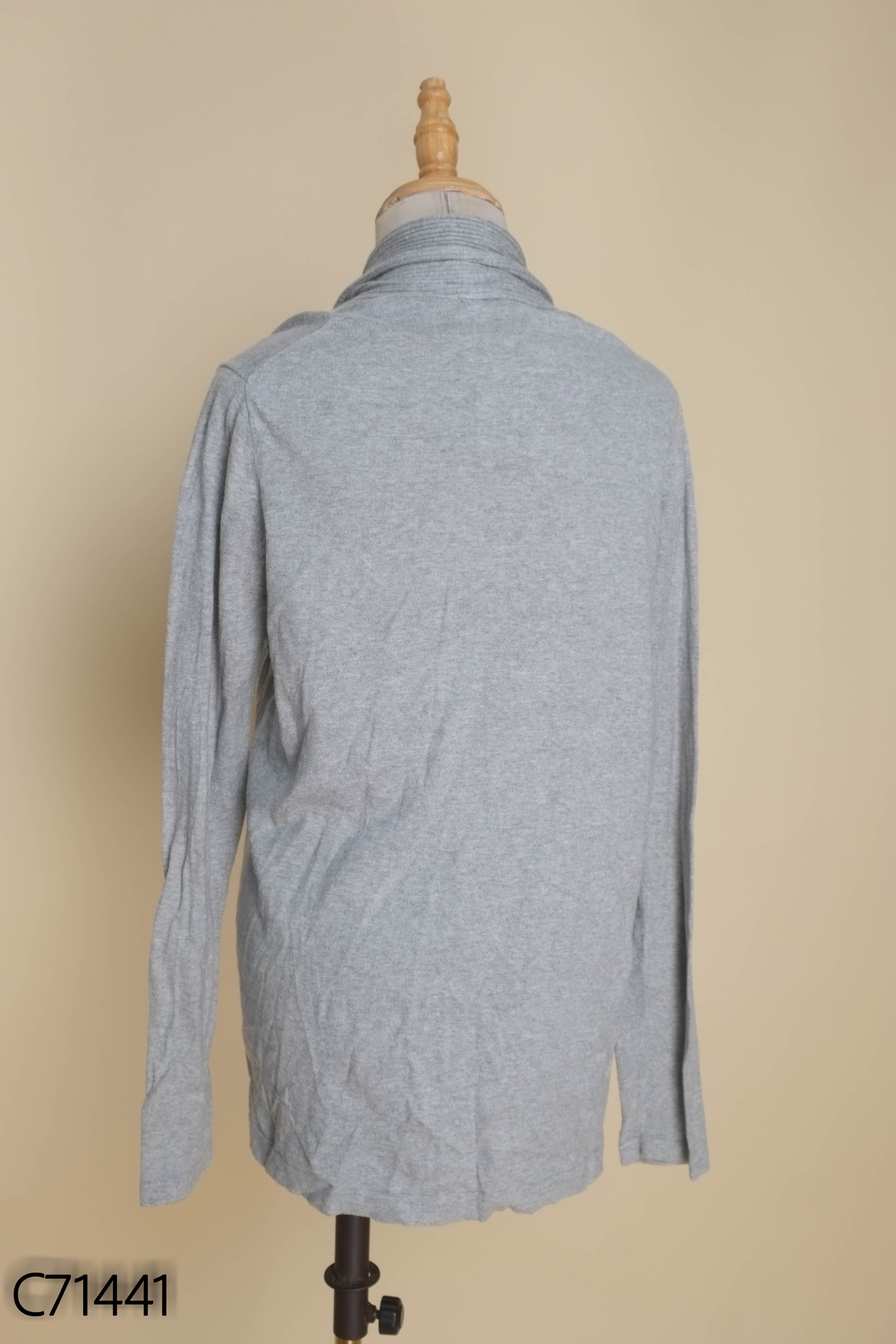 Cardigan ghi UNIQLO