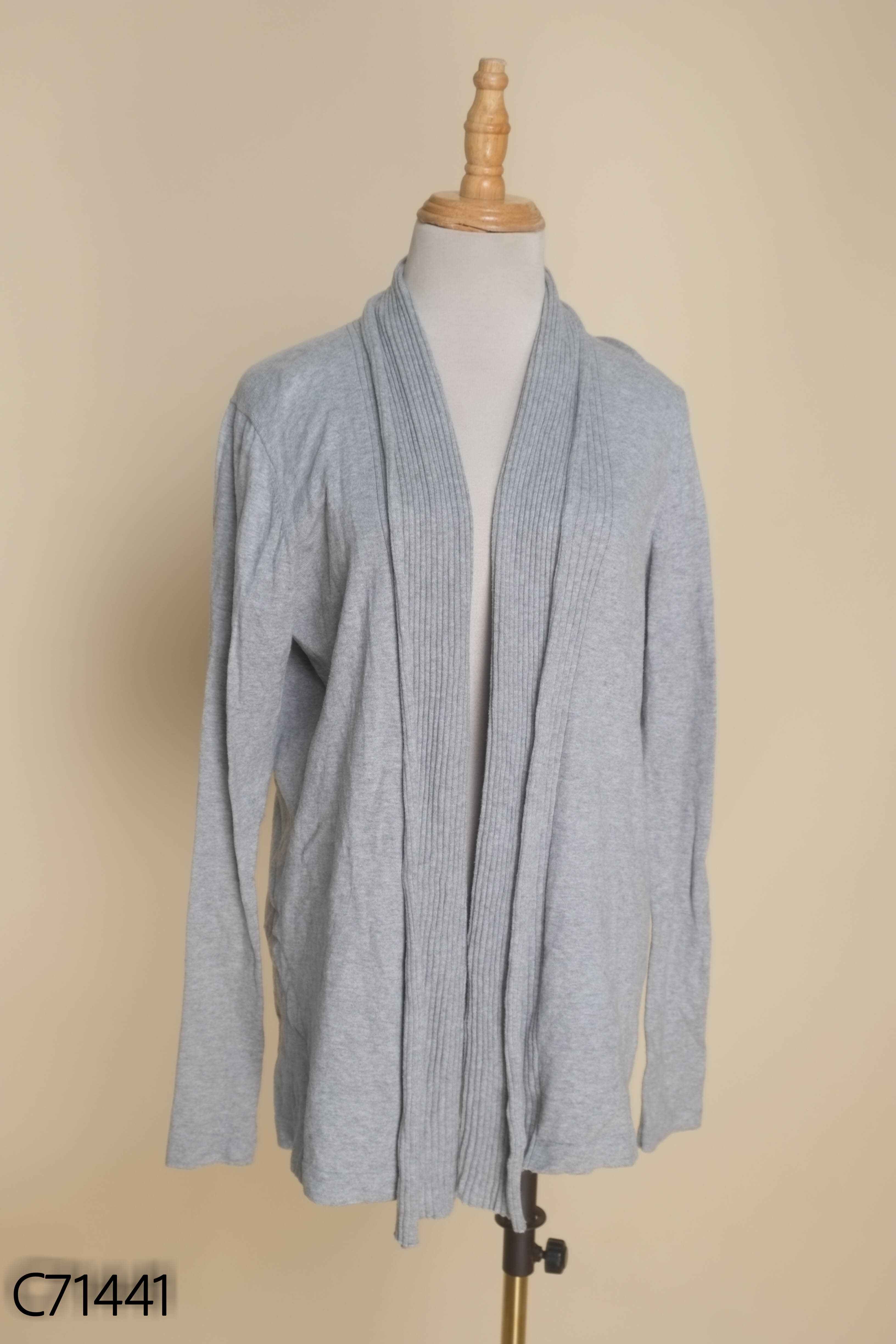 Cardigan ghi UNIQLO