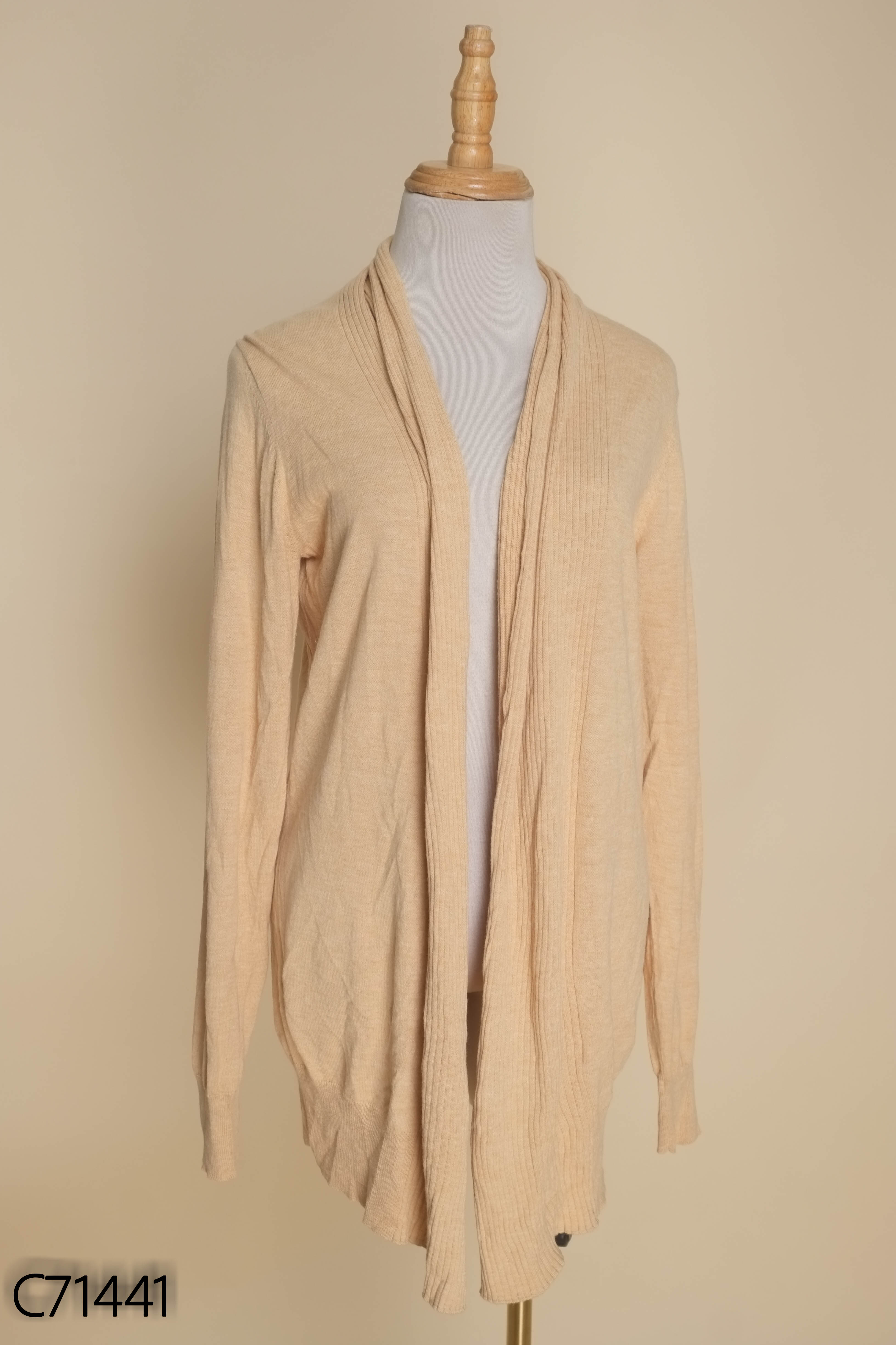 Cardigan vàng UNIQLO