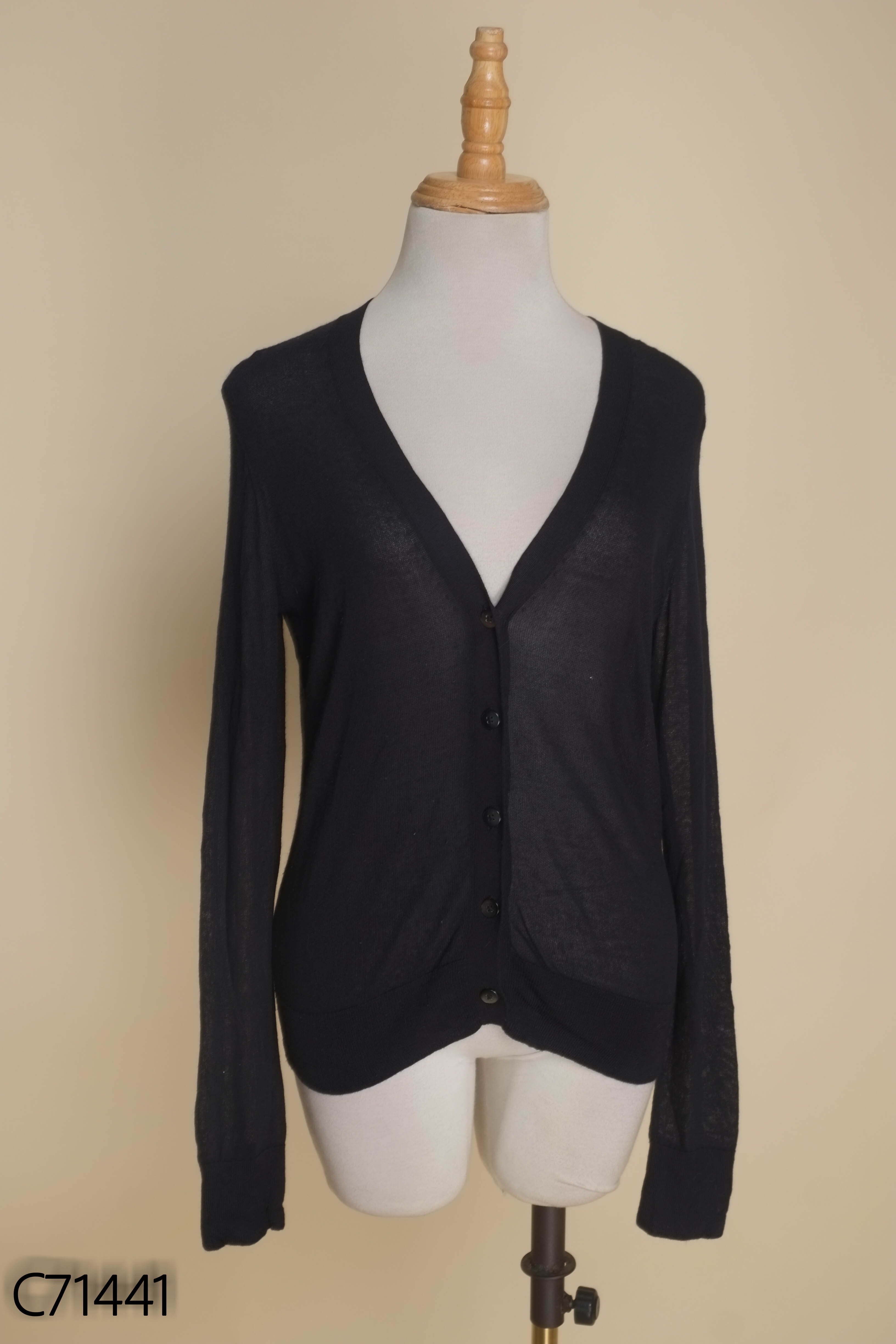 Cardigan len UNIQLO đen mỏng