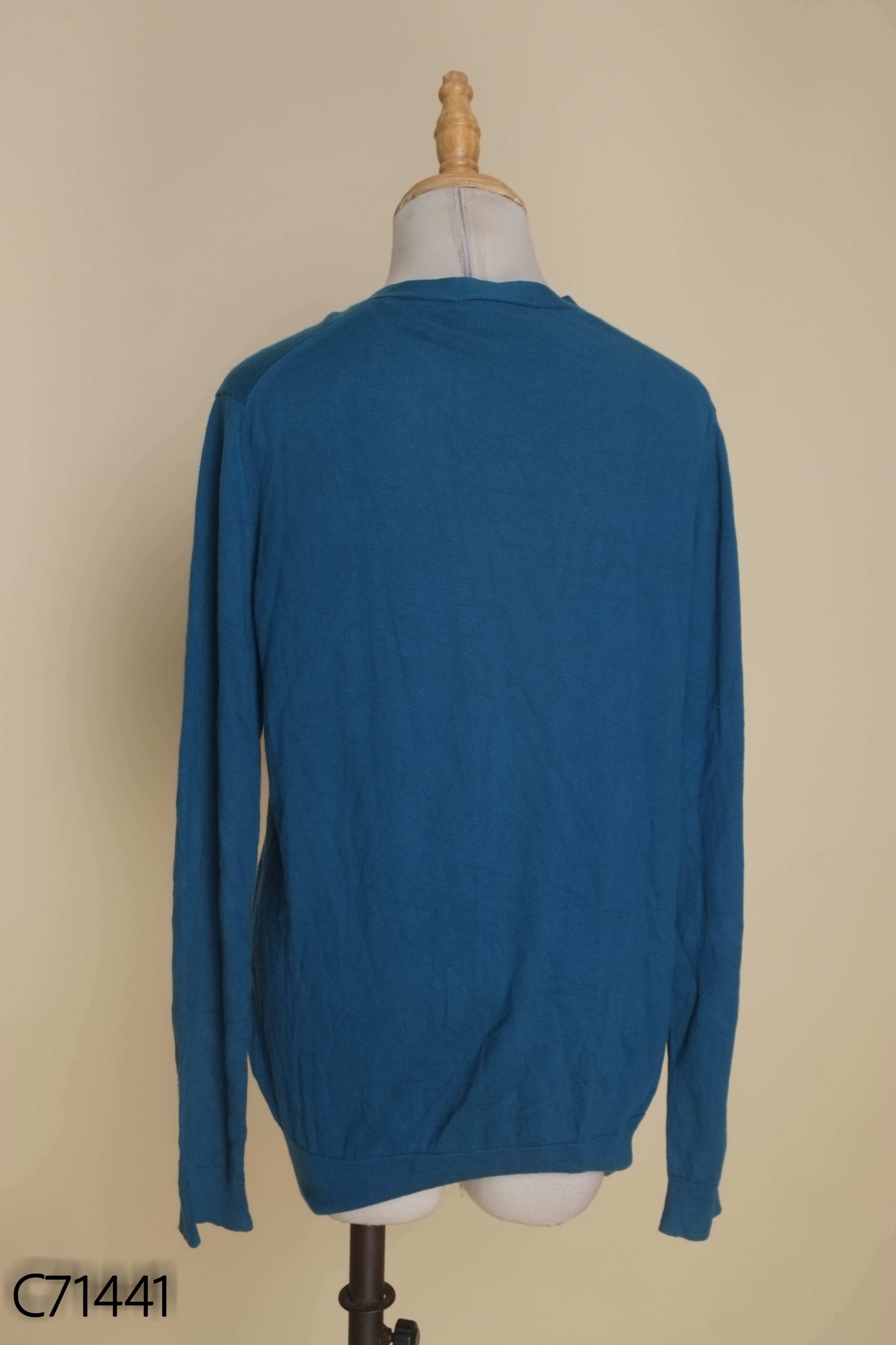 Cardigan xanh UNIQLO len mỏng
