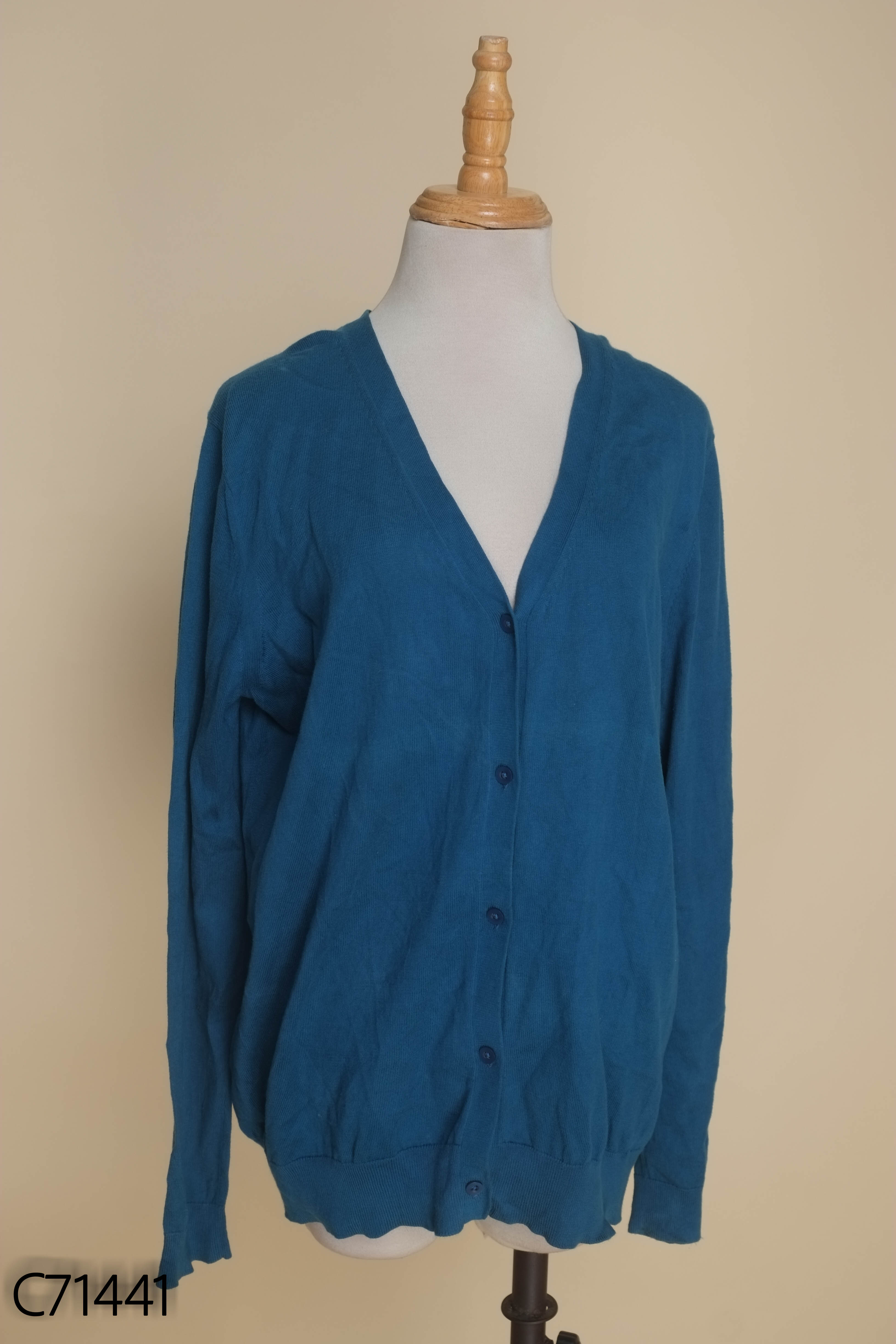 Cardigan xanh UNIQLO len mỏng