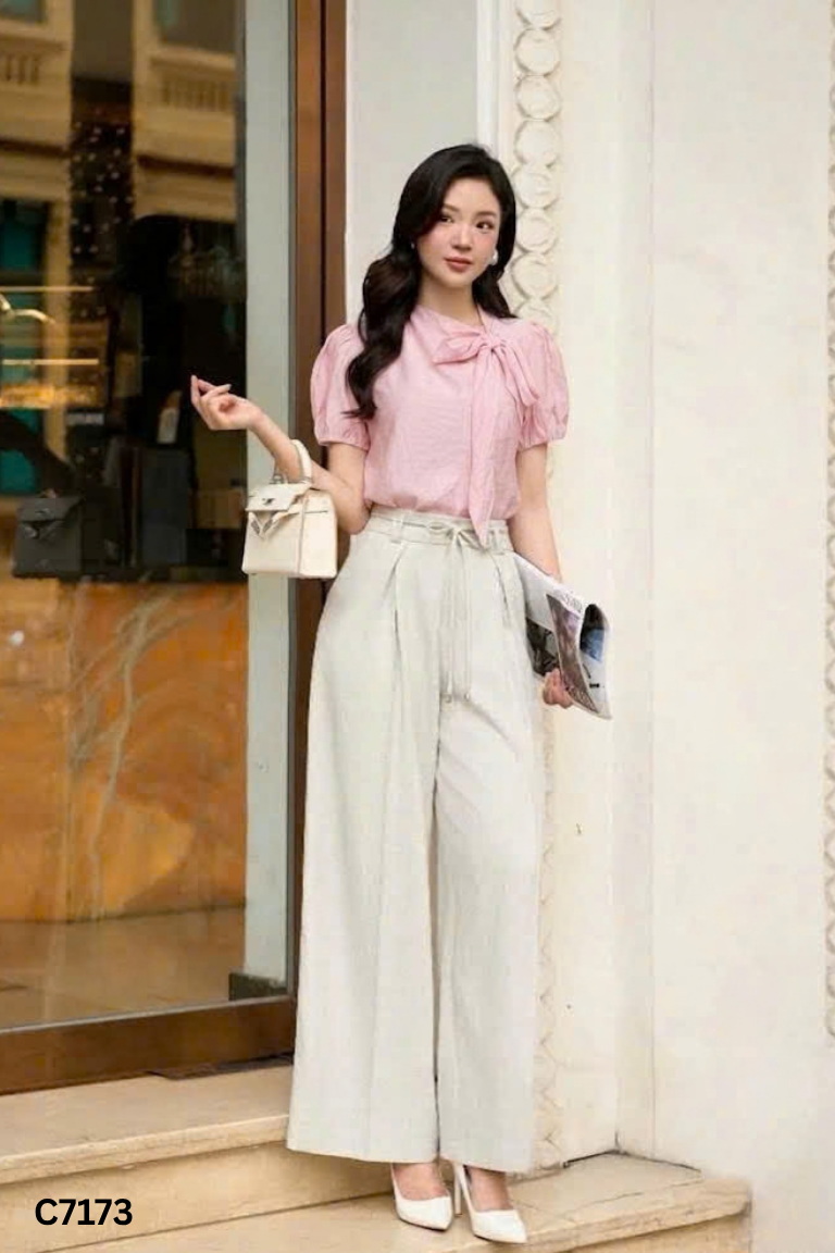 Áo CCHAT hồng phấn nơ cổ