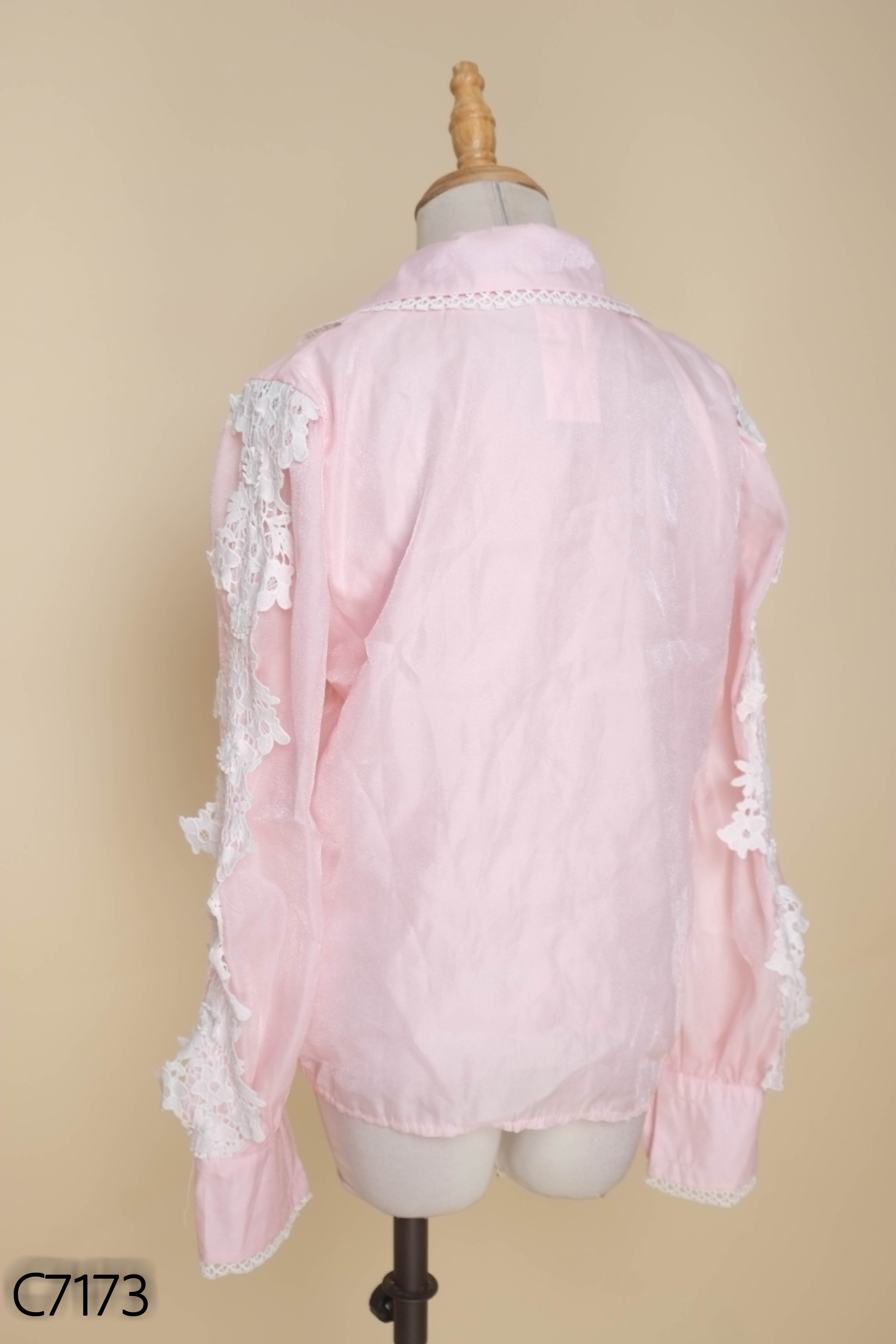 Áo sơ mi hồng pastel mix ren trắng