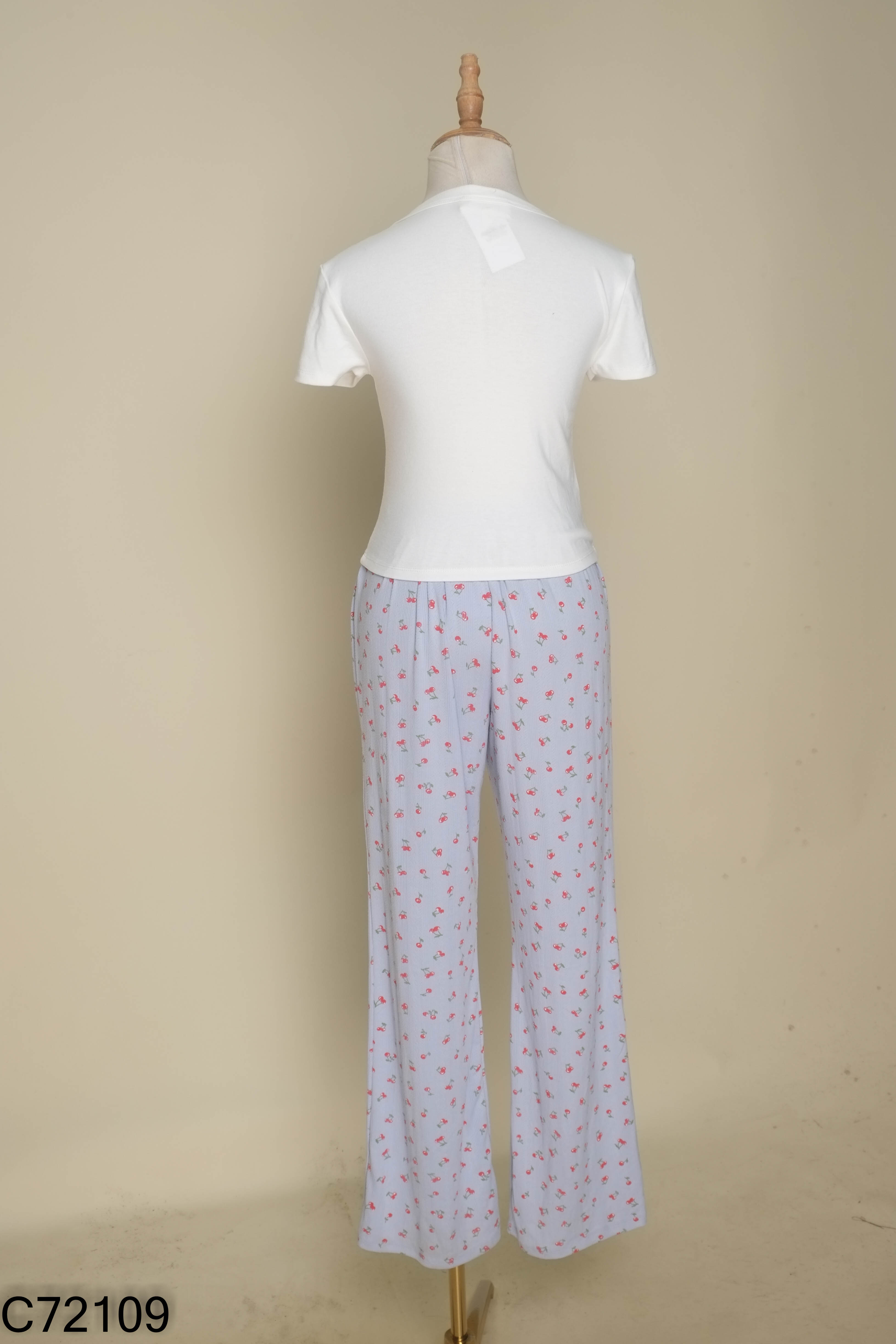 Set PINK ROSE áo thun trắng + quần xanh cherry