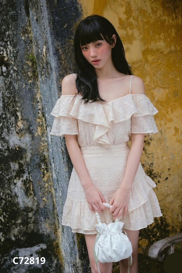 Set Áo hai hây be KATE hở vai + Chân váy