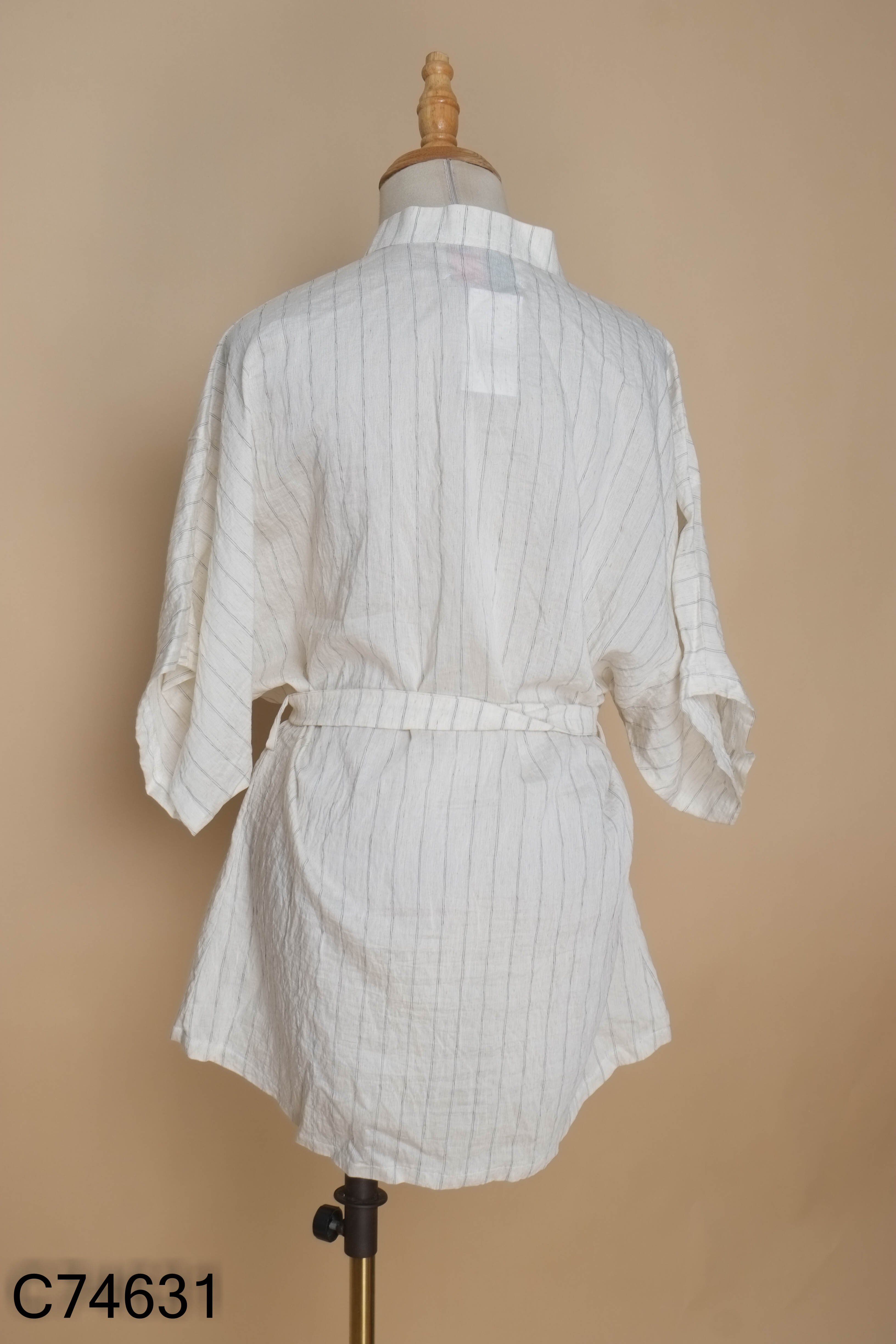 Áo linen be sọc đen phối đai