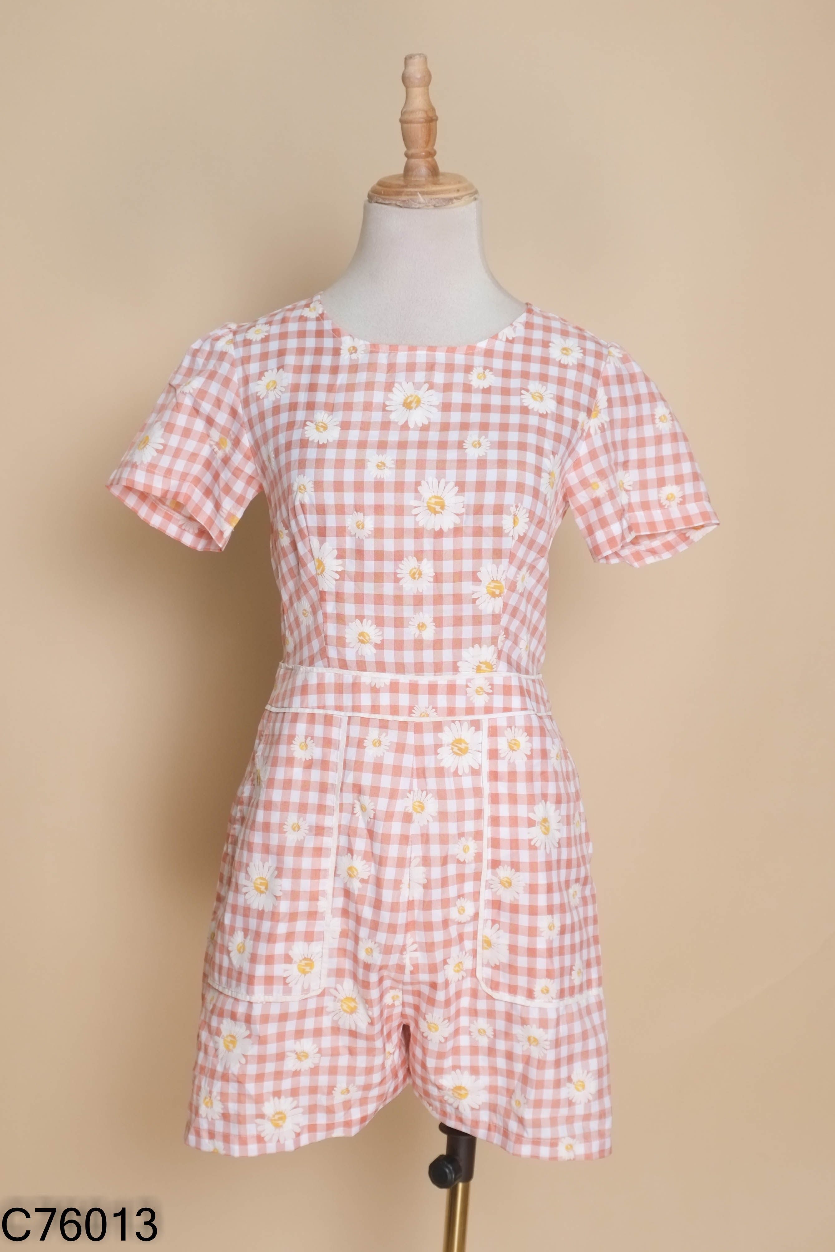 Jumpsuits hồng kẻ caro hoa cúc