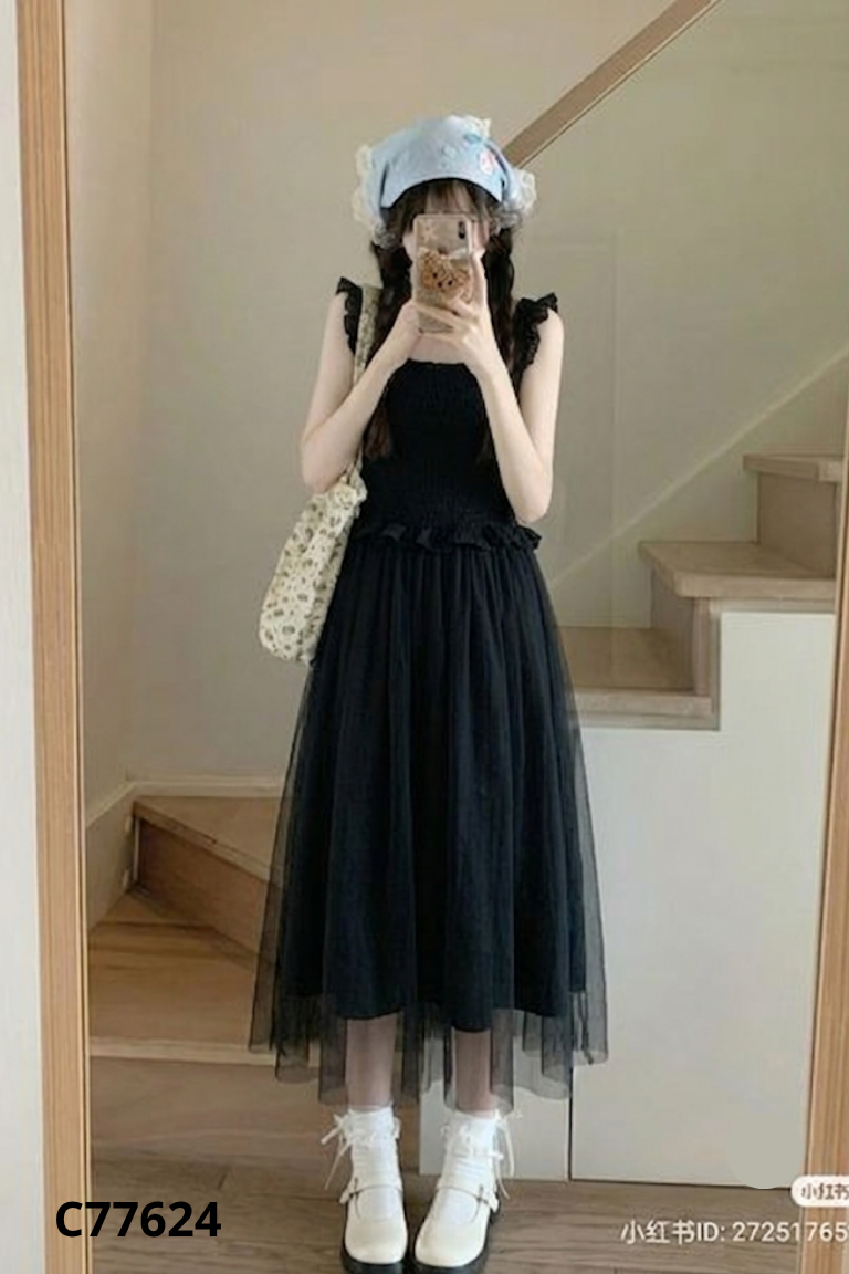 Váy đen phối lưới