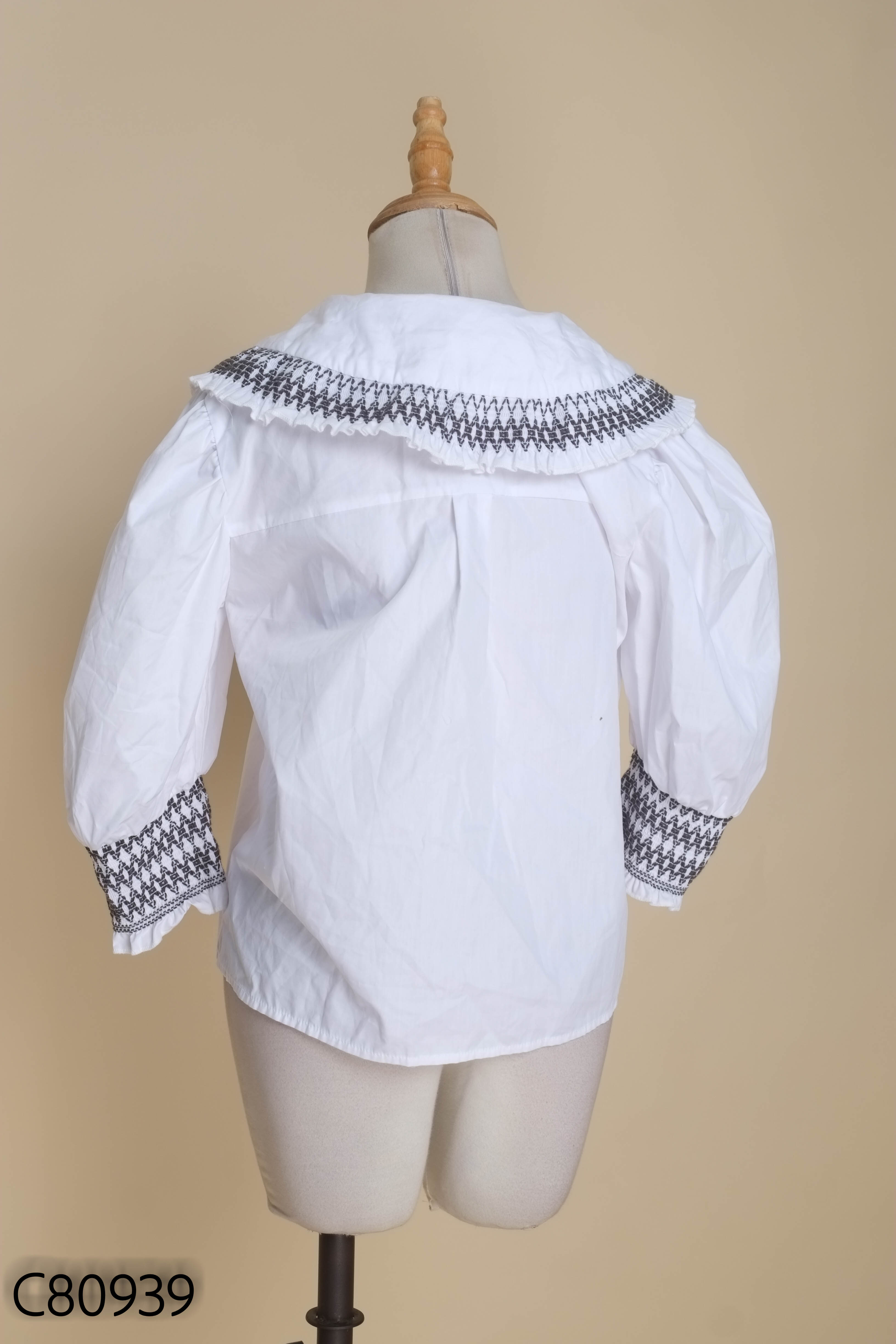 Áo sơ mi ZARA trắng viền đen