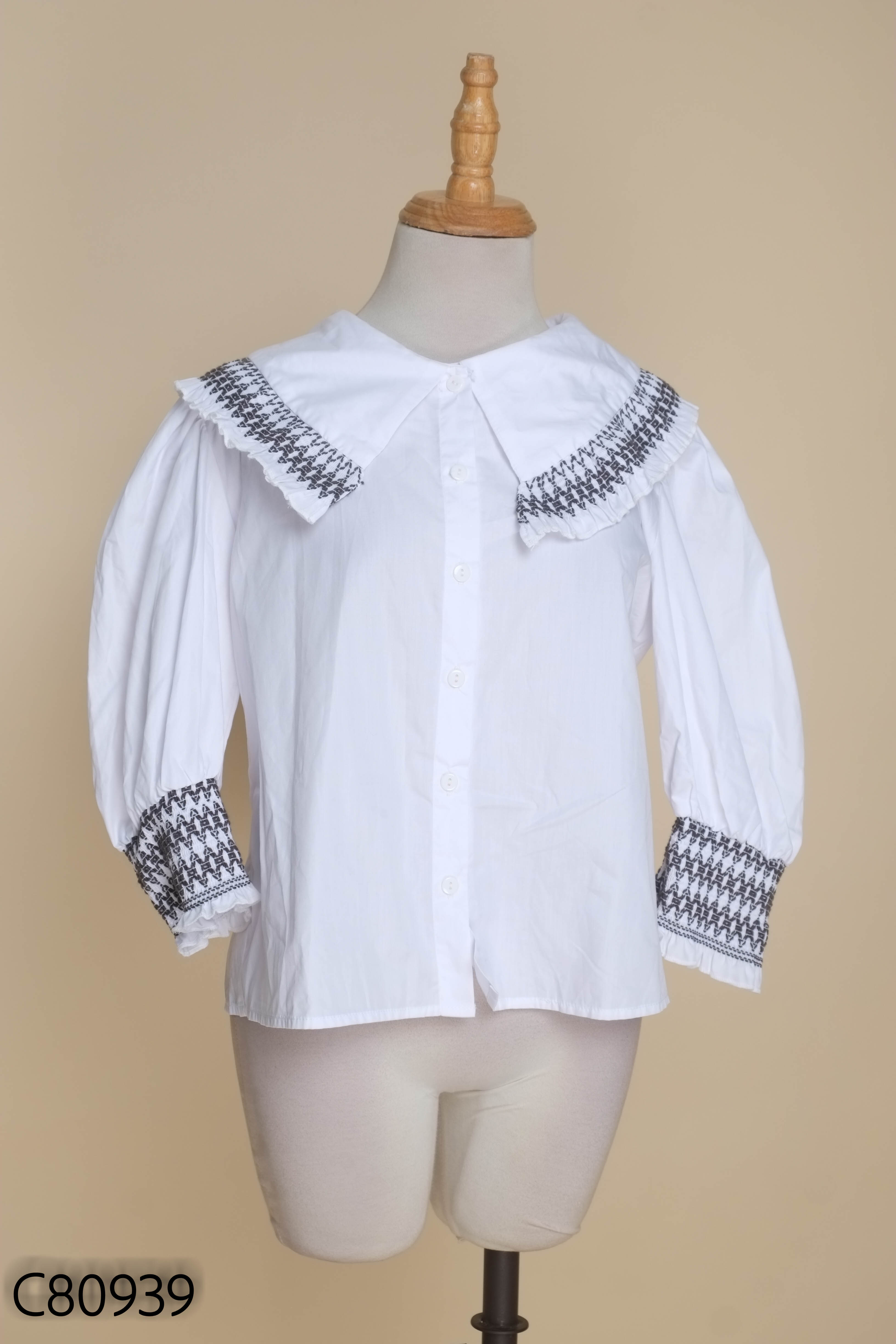 Áo sơ mi ZARA trắng viền đen