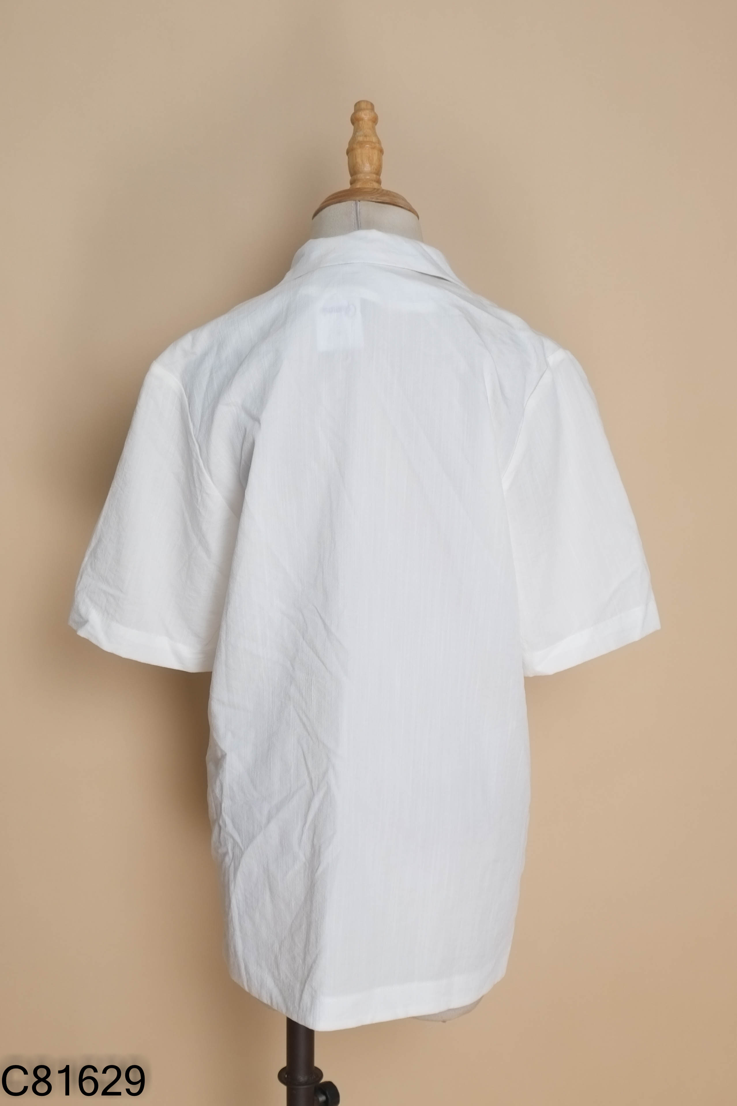 Áo đũi trắng SSSTUTER cổ vest