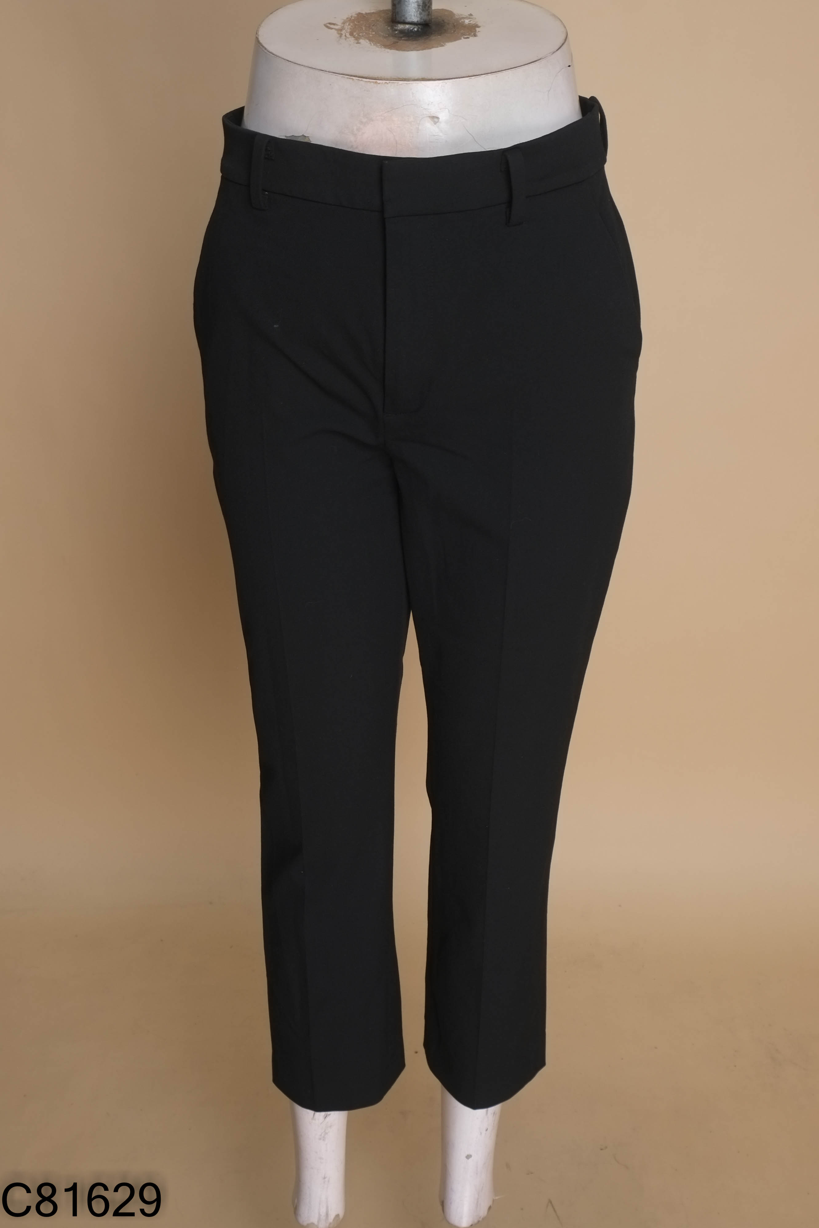 Quần UNIQLO âu đen trơn