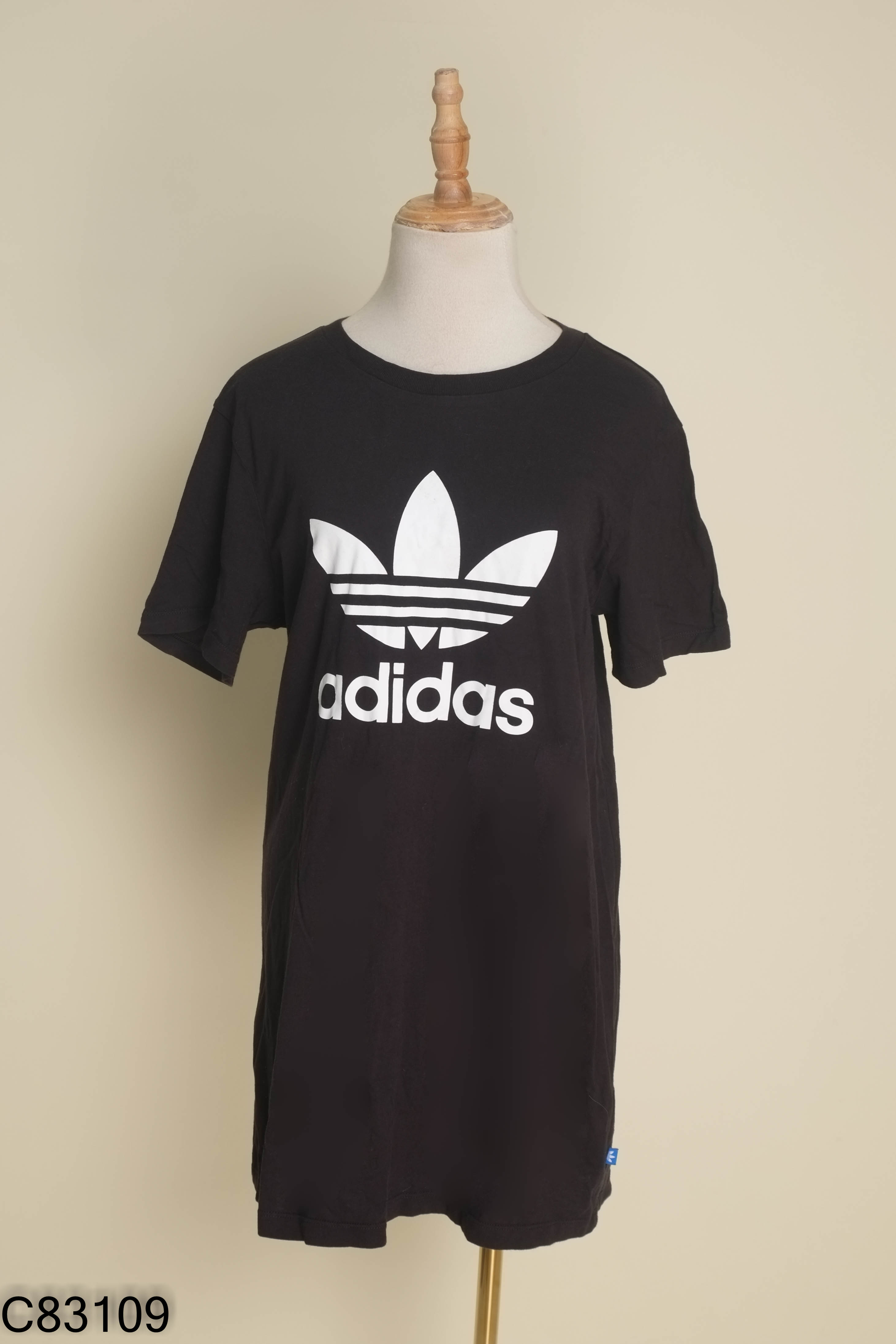 Áo đen ADIDAS in hình