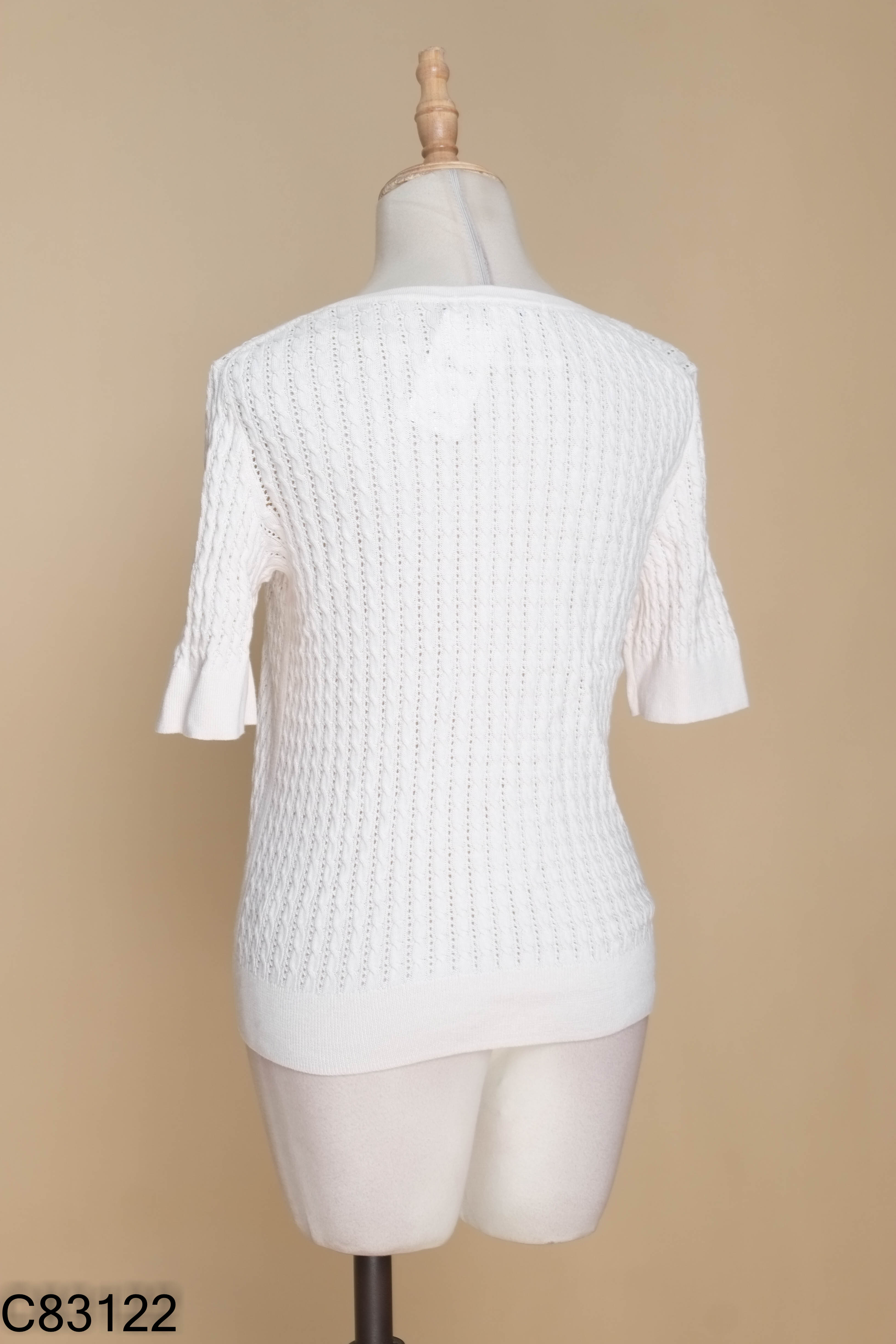 Áo len mongtoghi UNIQLO be phối cúc