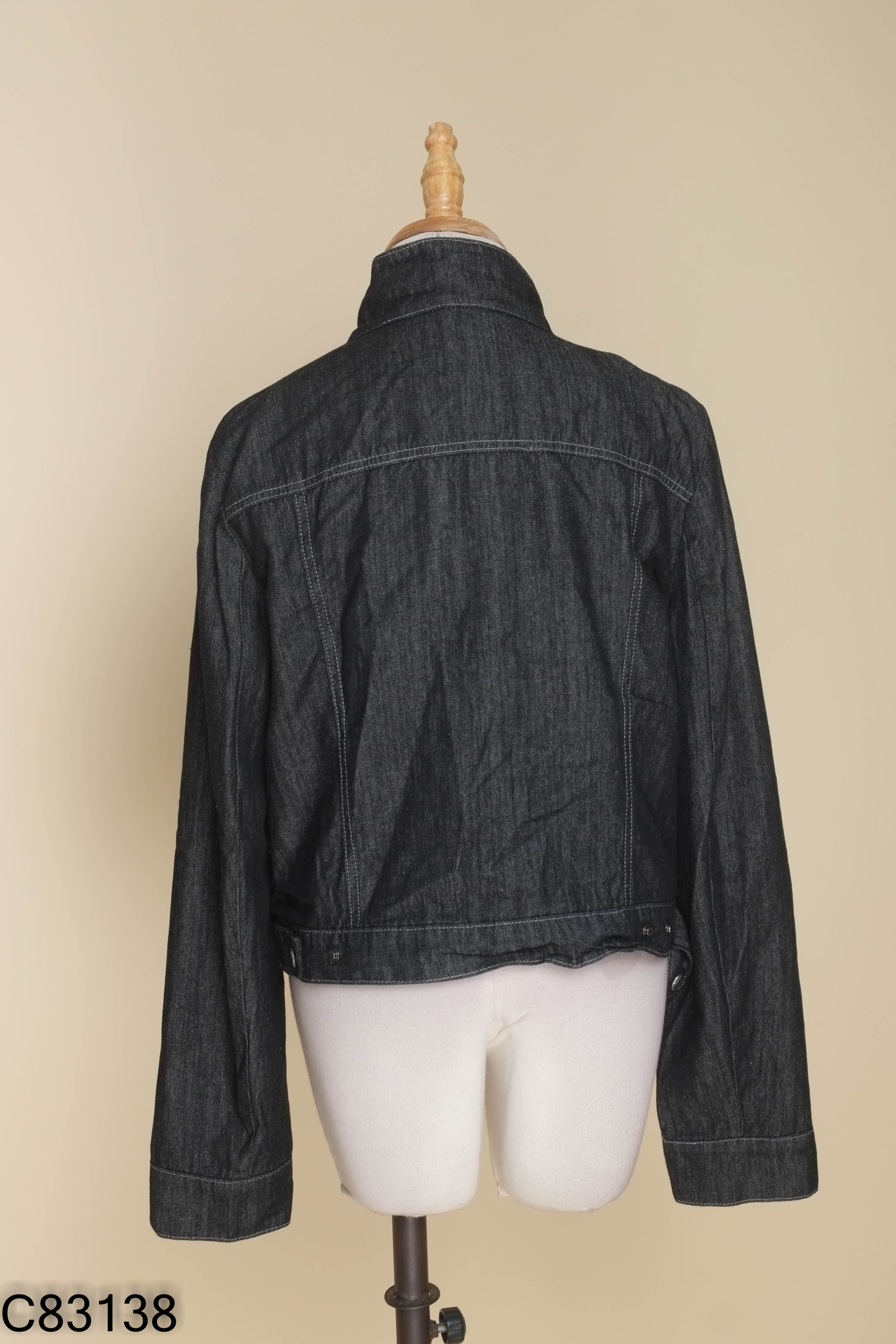 Áo khoác jeans đen AICE OF VALE