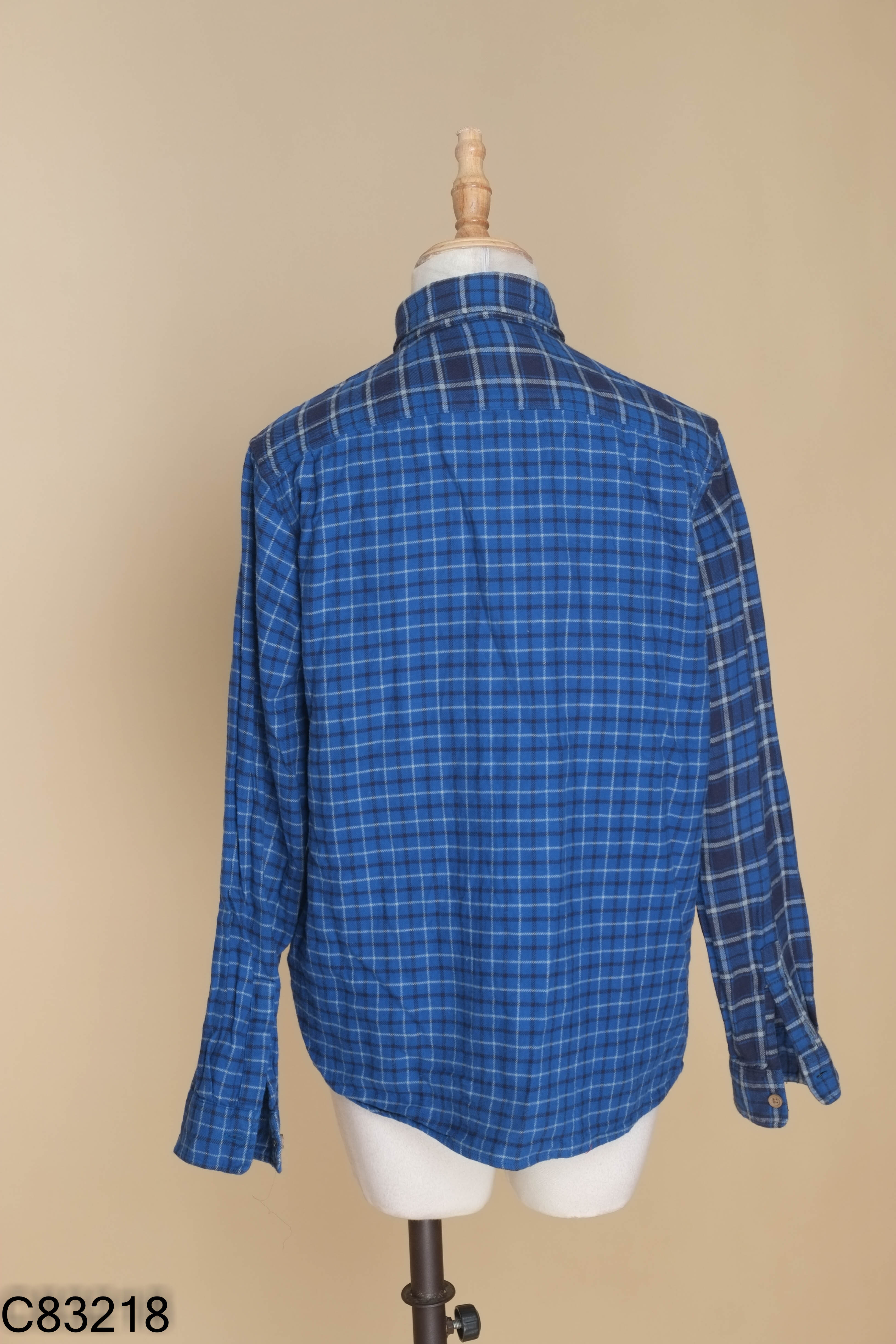 Áo sơ mi UNIQLO xanh kẻ