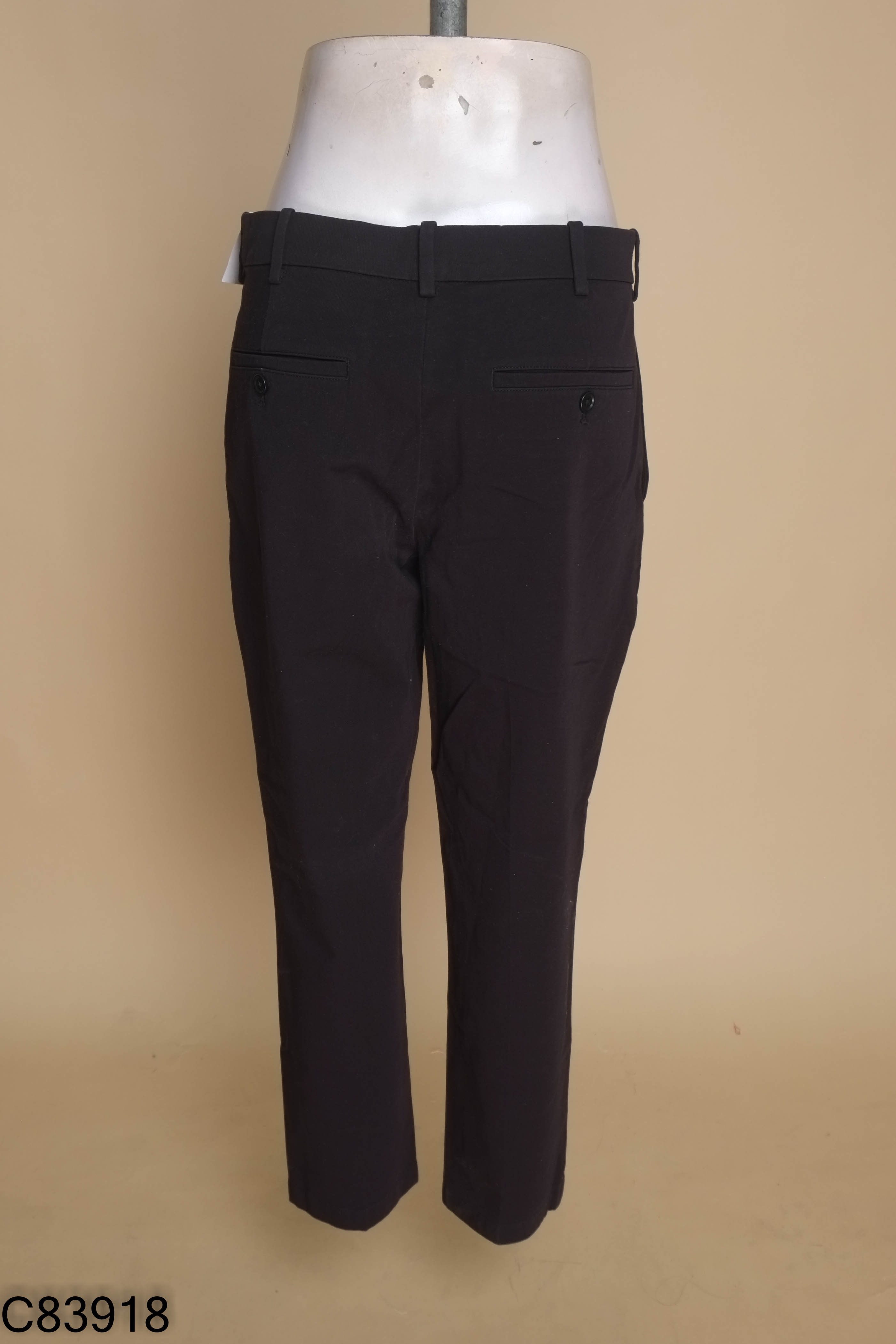 Quần jeans UNIQLO đen baggy