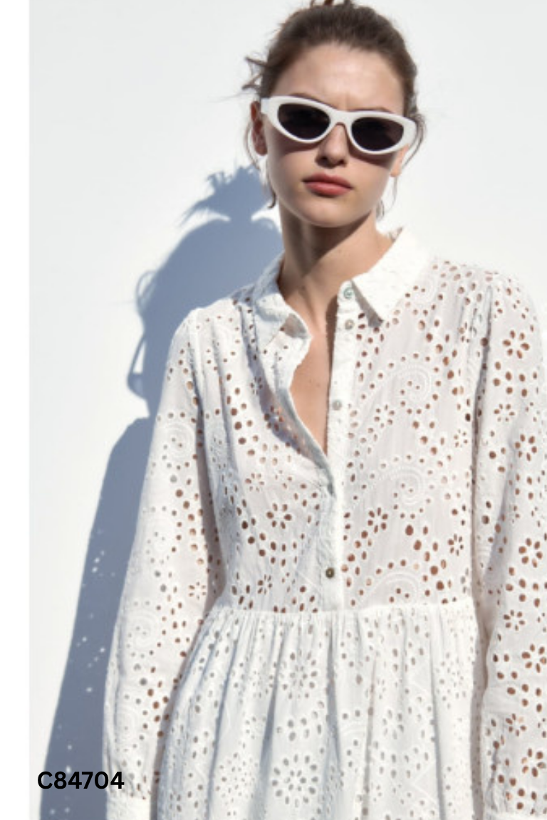 Váy trắng ZARA đục lỗ phối cổ sơ mi