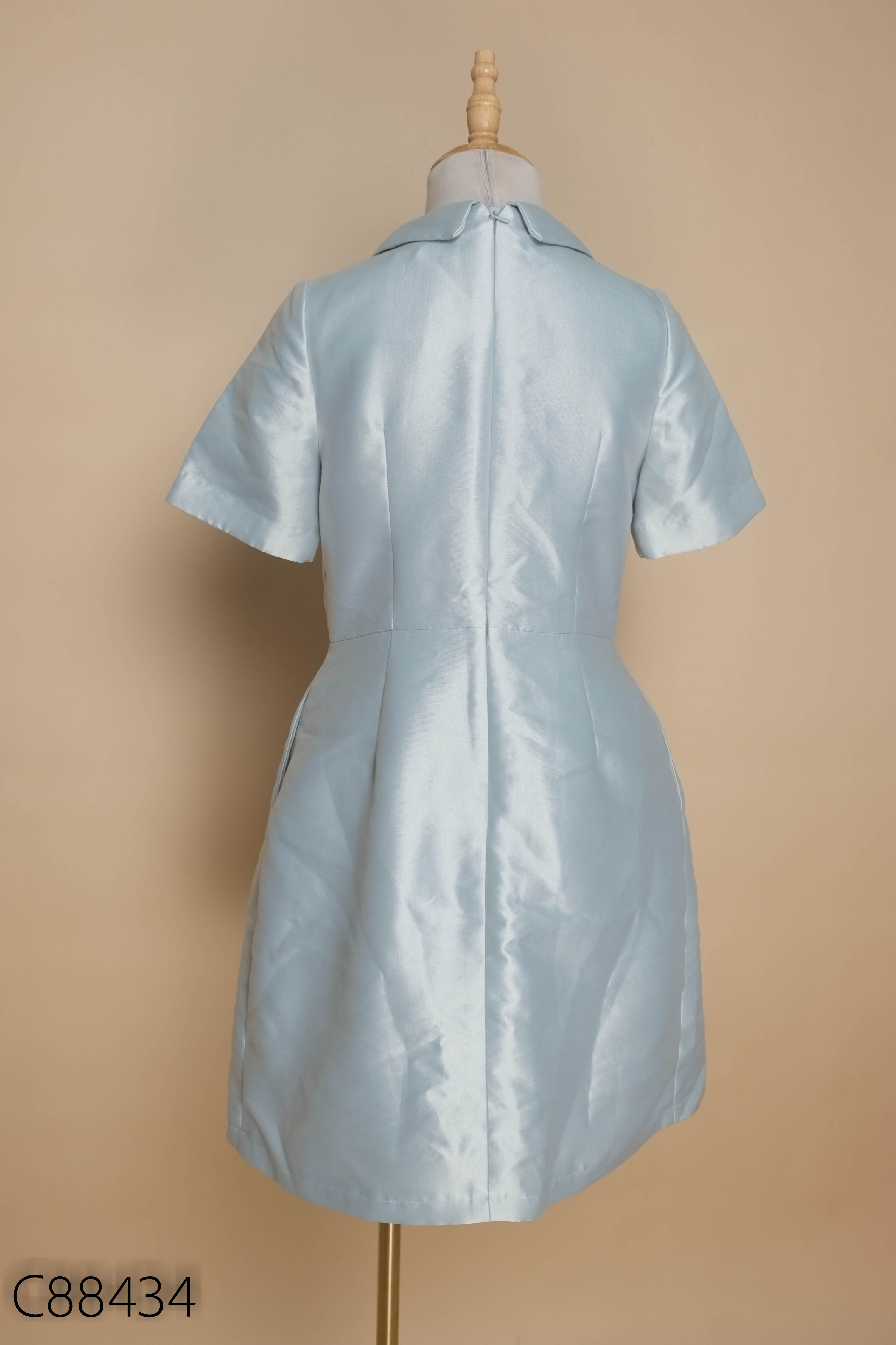 Váy xanh H'ALLURE trơn cúc ngọc