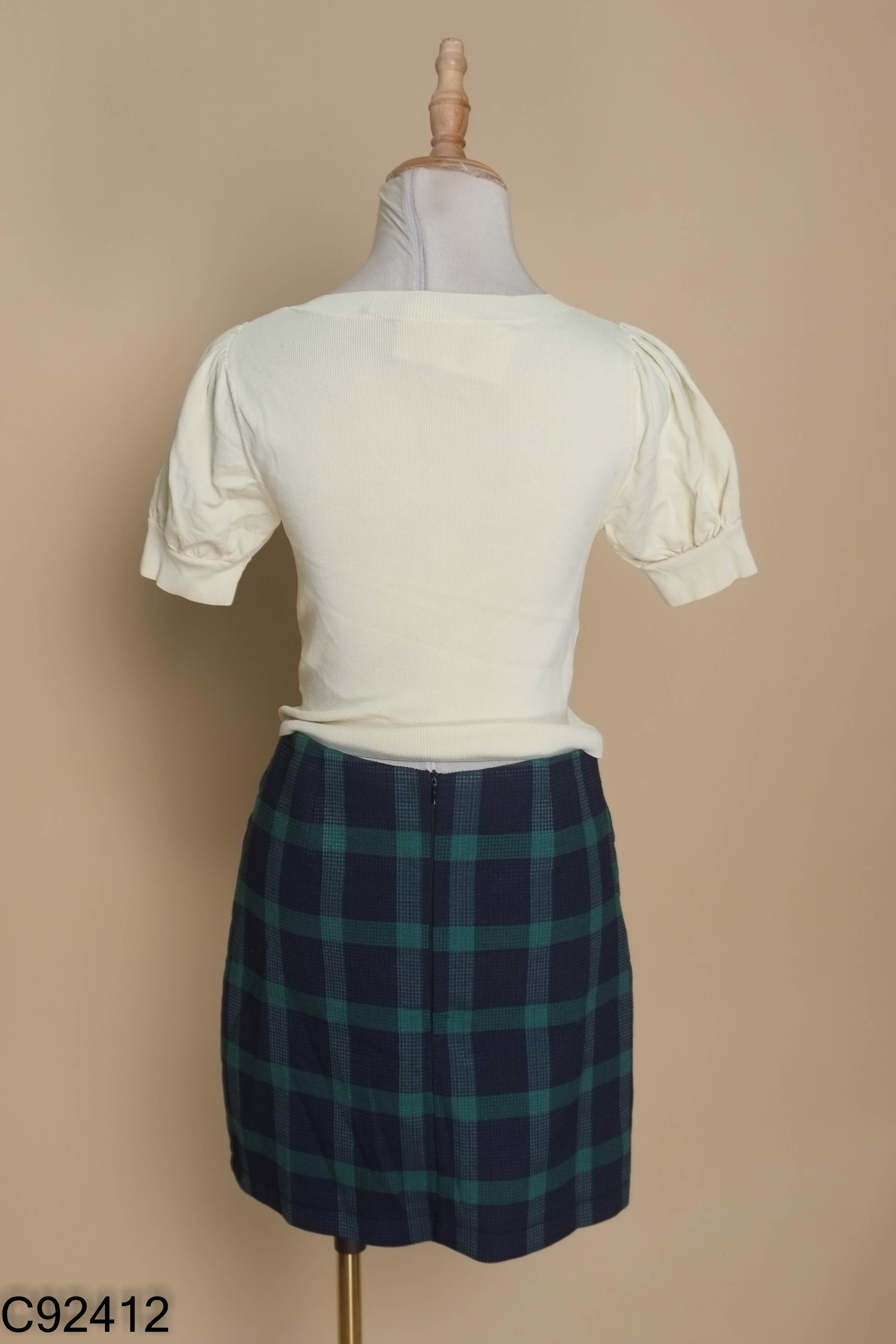 Set Áo be vàng croptop + Chân váy xanh caro