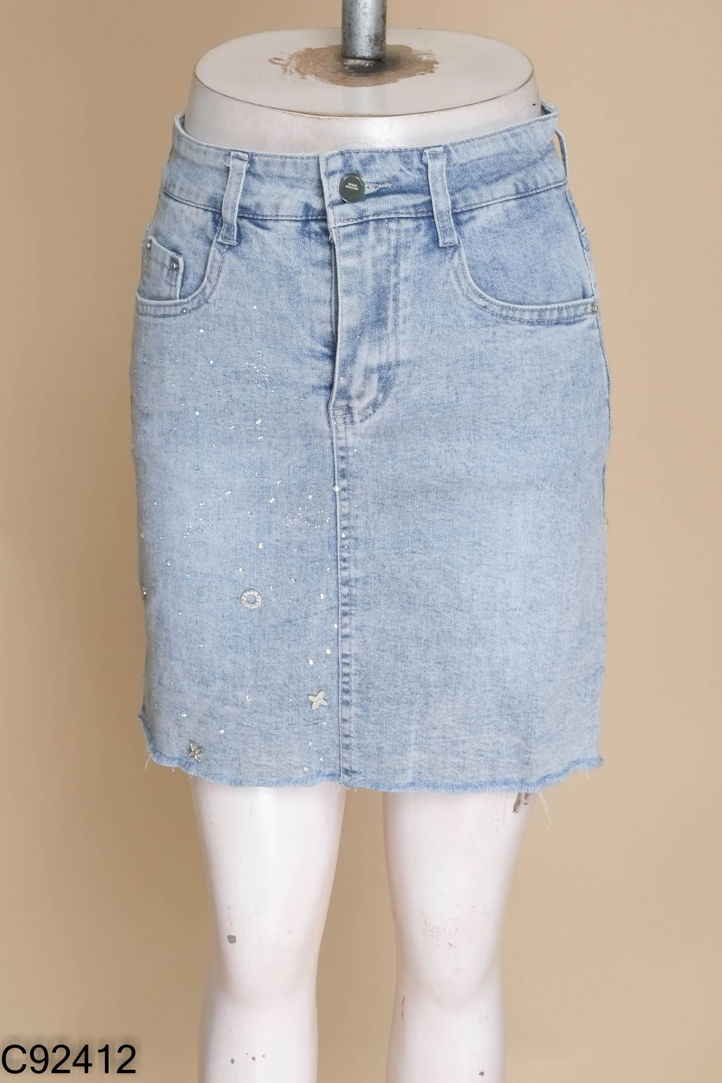 Chân váy jeans xanh đính đá