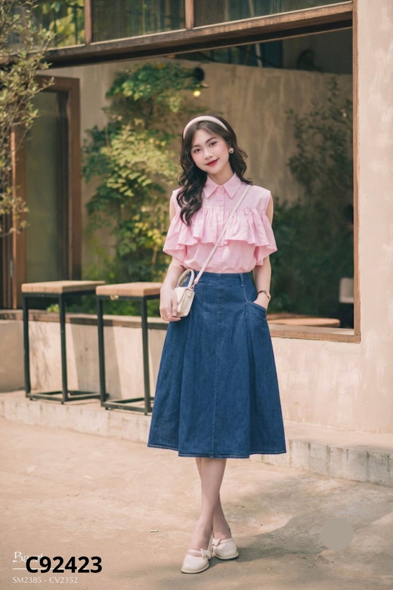 Set áo hồng hở vai + chân váy jean