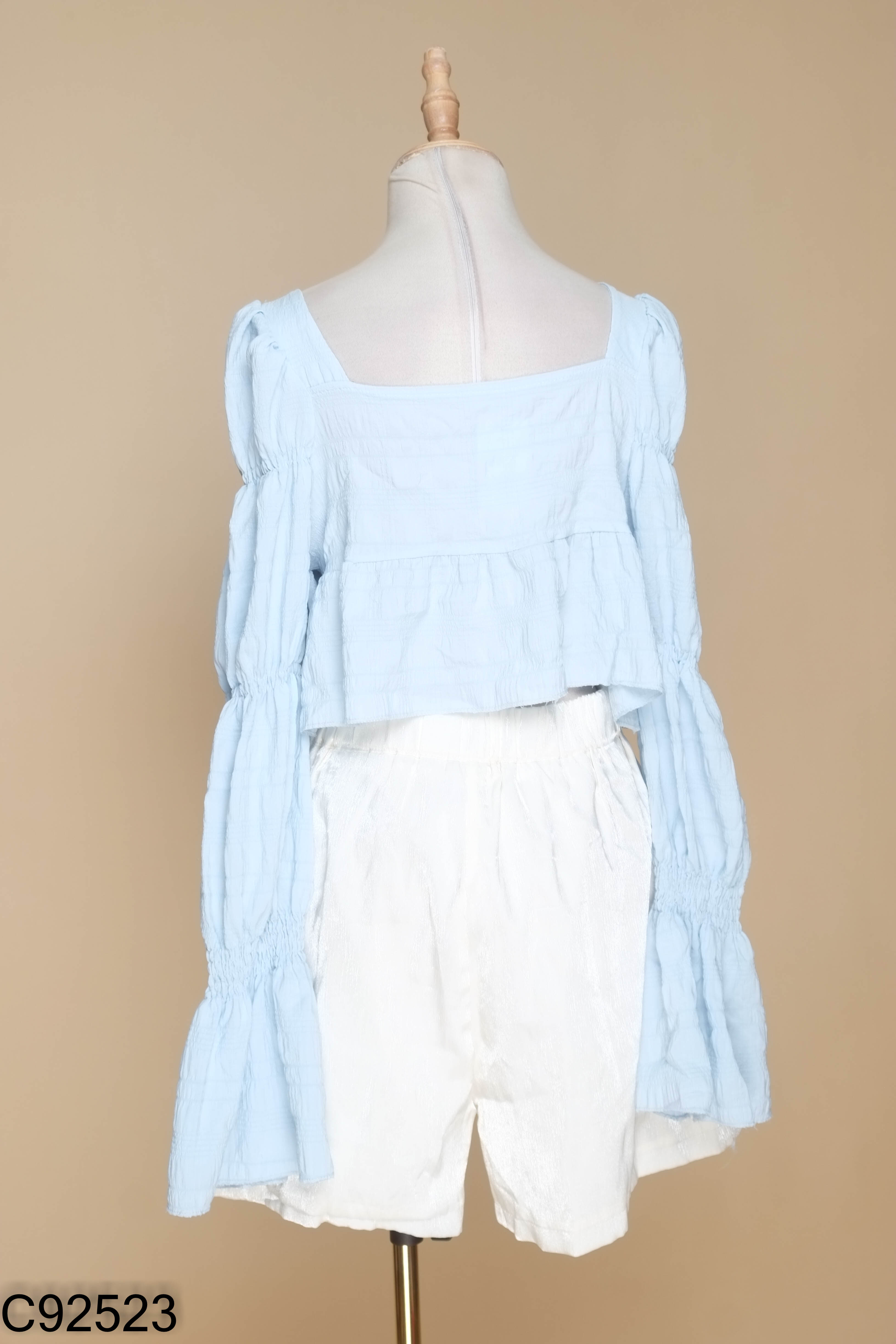 Set Áo croptop xanh điệu + Quần short be ánh