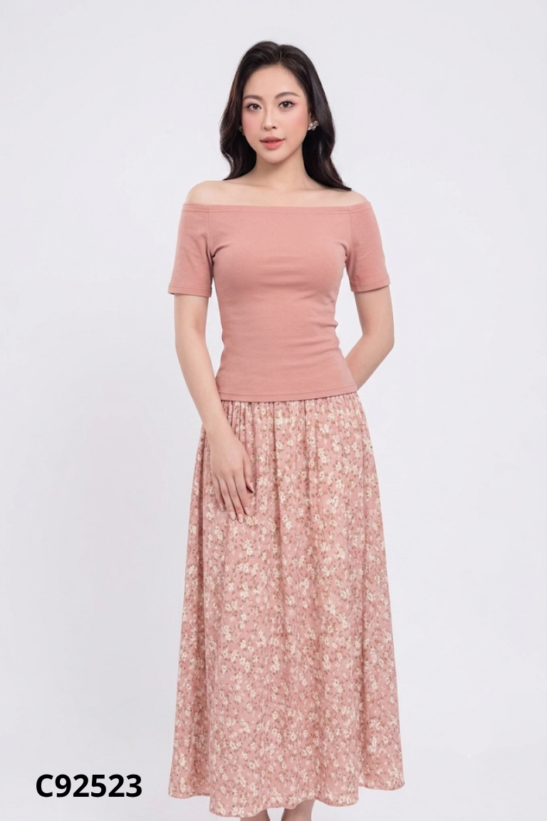 Set Áo thun hồng trễ vai + Chân váy hoa nhún