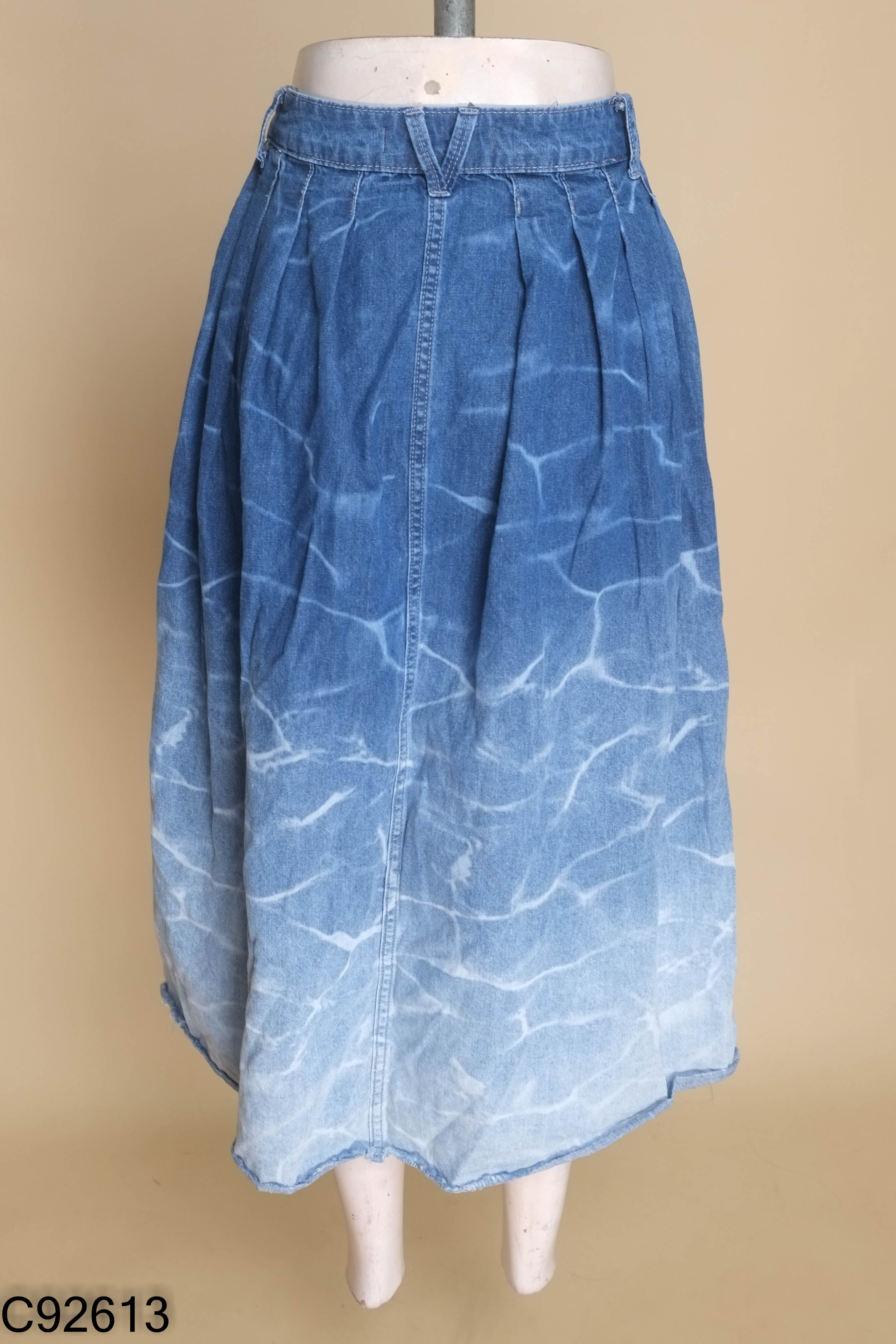 Chân váy jeans xanh loang