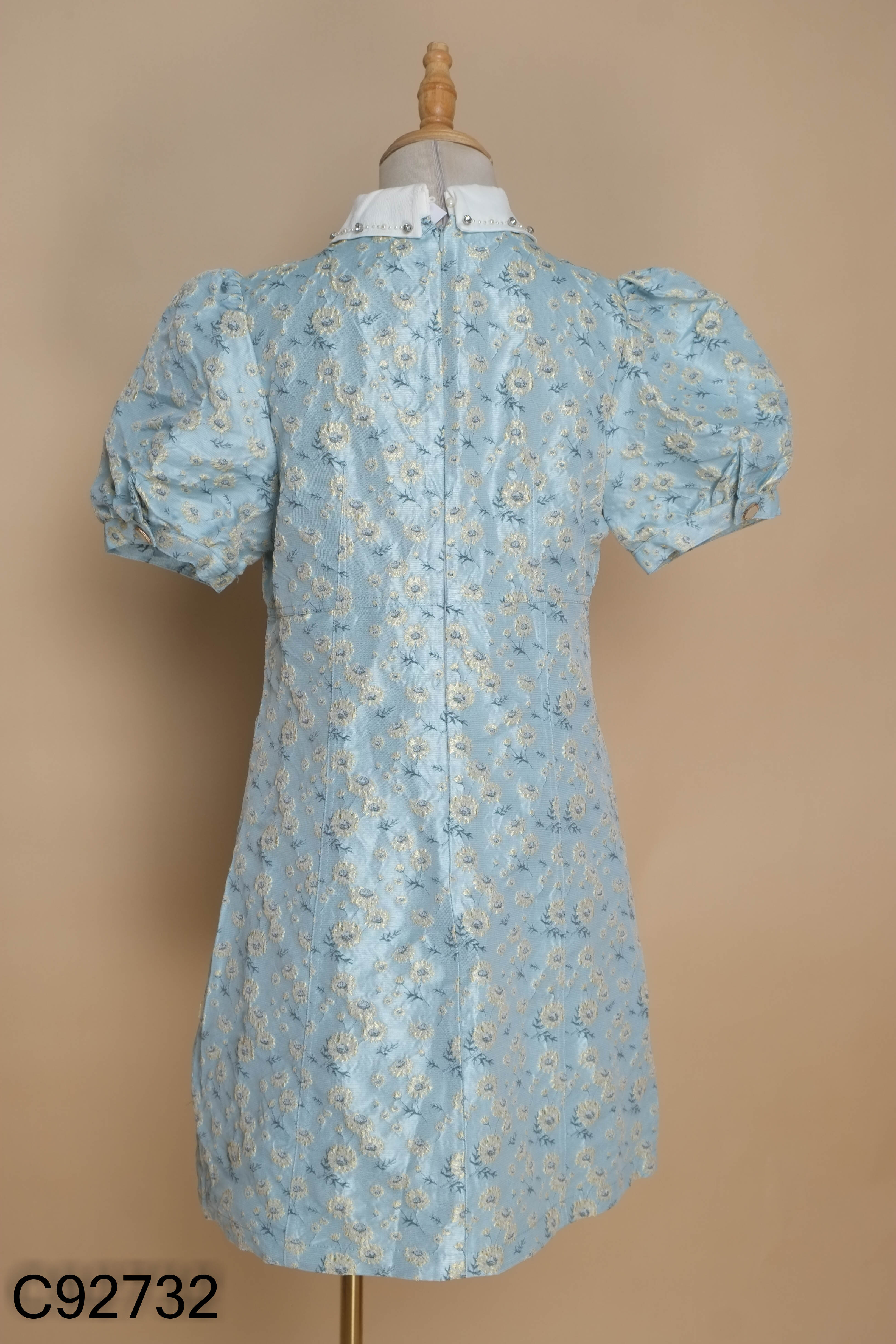 Váy xanh hoa vàng cổ trắng