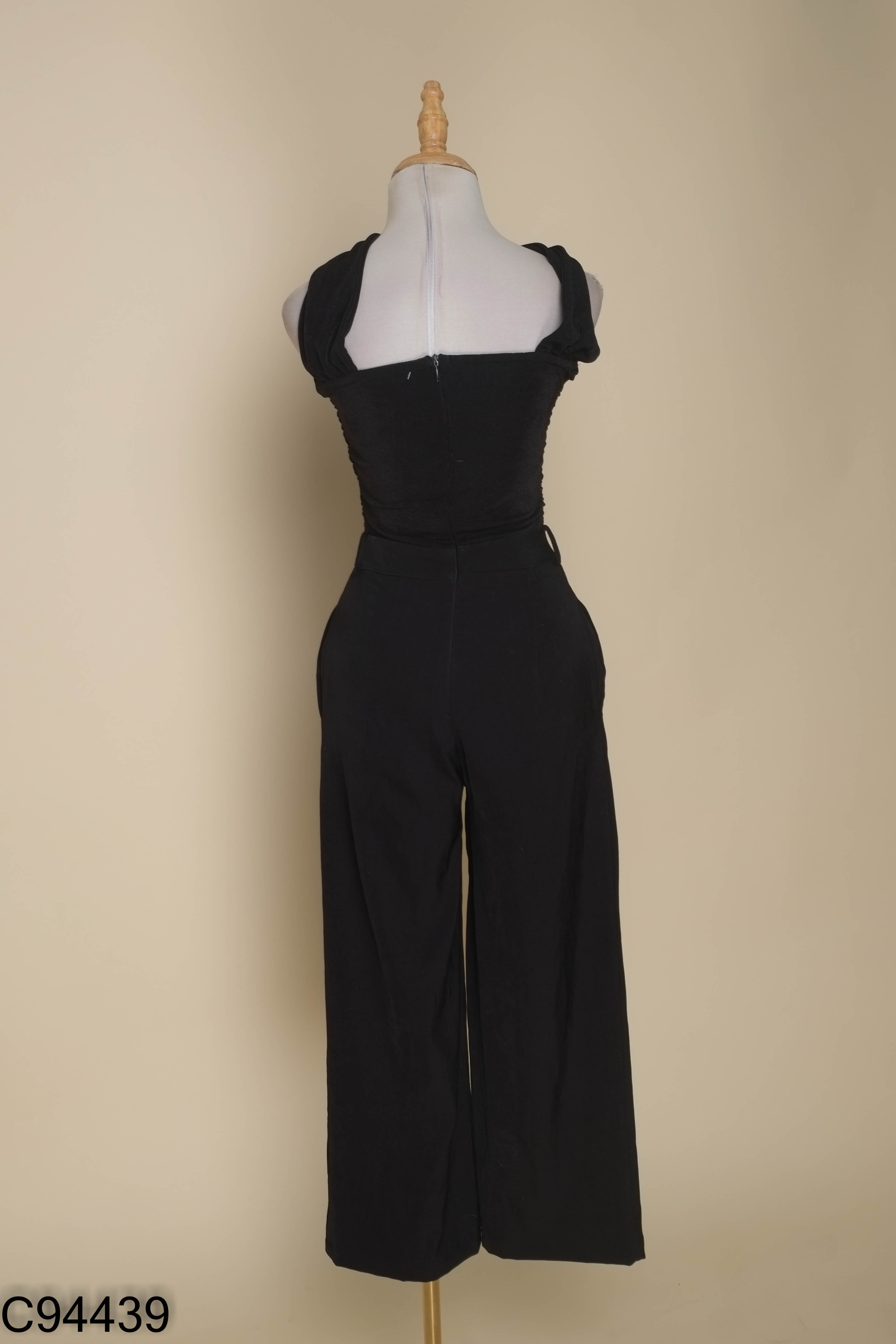 Jumpsuits đen trơn phối kiểu ống rộng