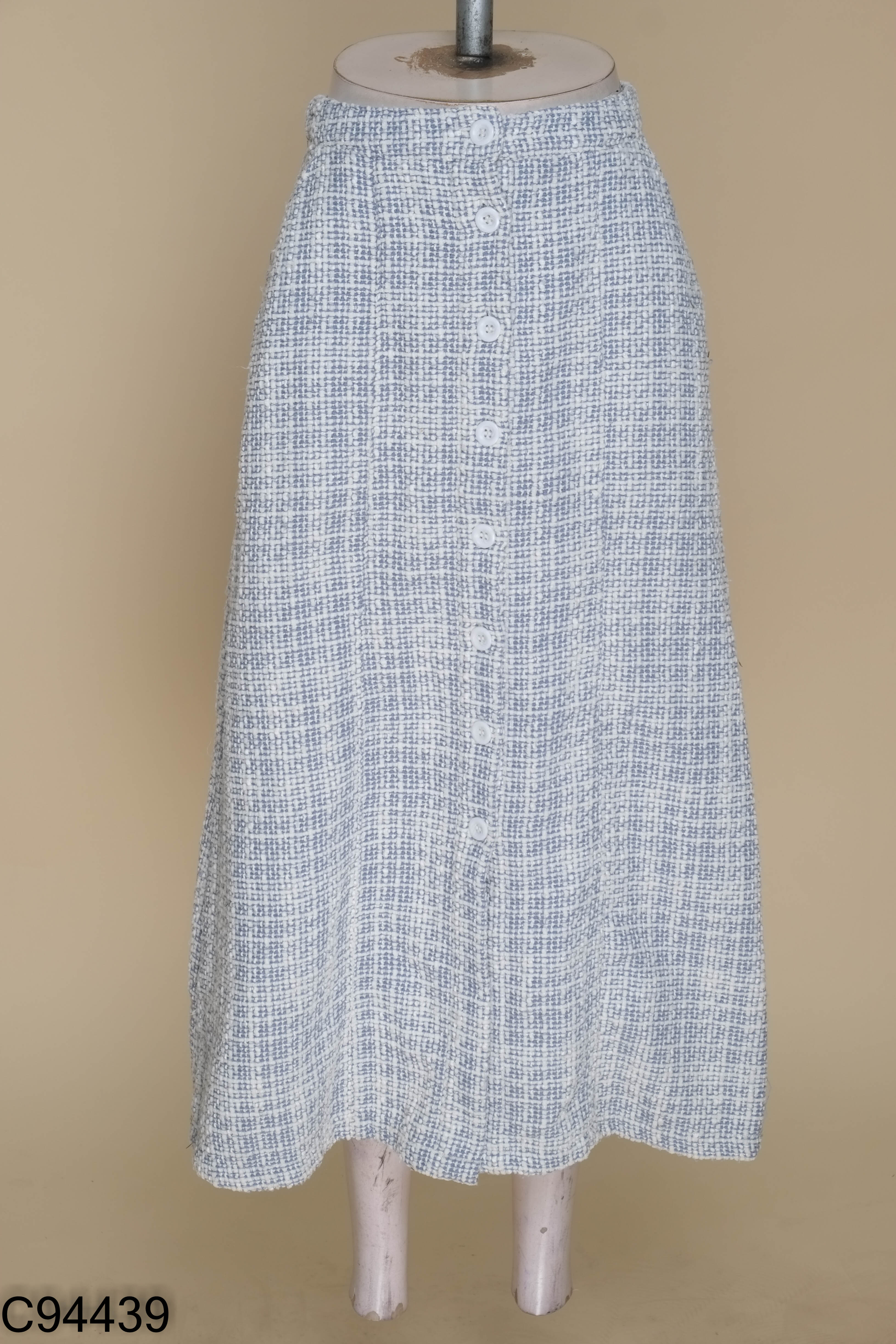 Chân váy tweed len trắng xanh RESERVED