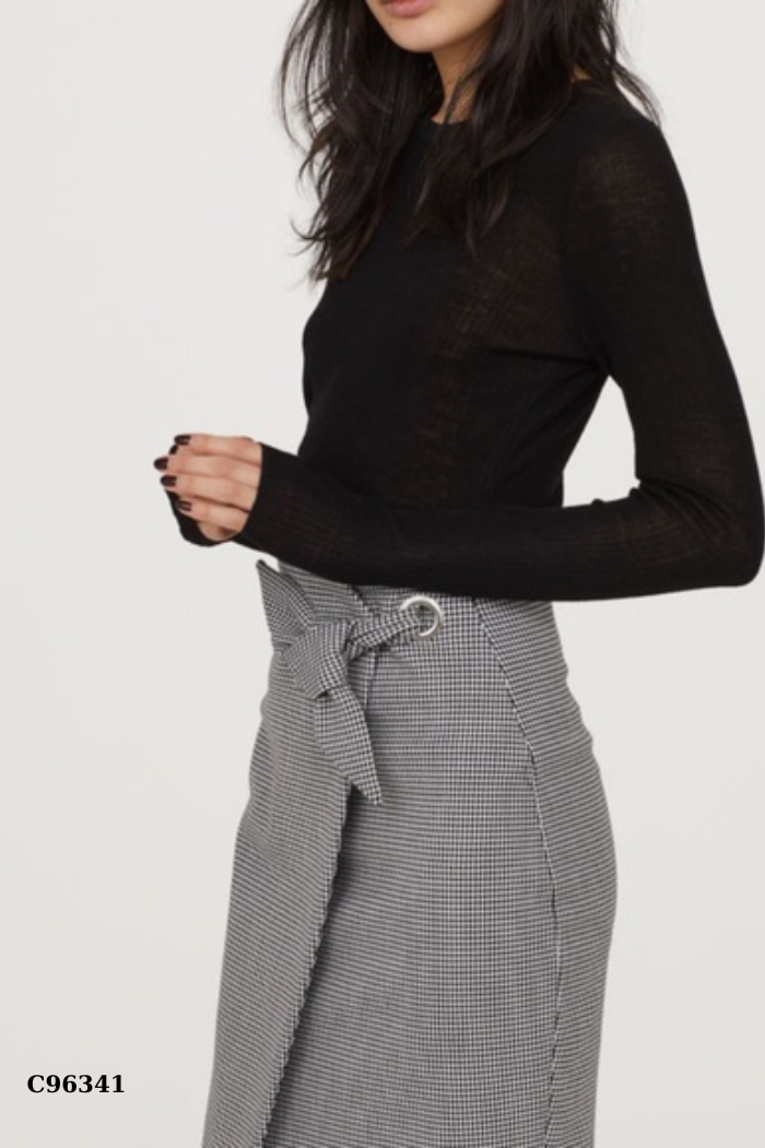 Chân váy HM xám kẻ thắt vạt