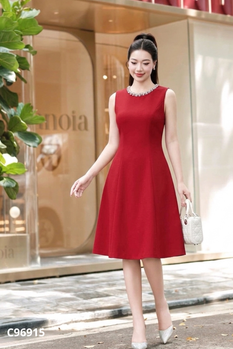 Váy đỏ CHARMILLES sát nách đính đá cổ
