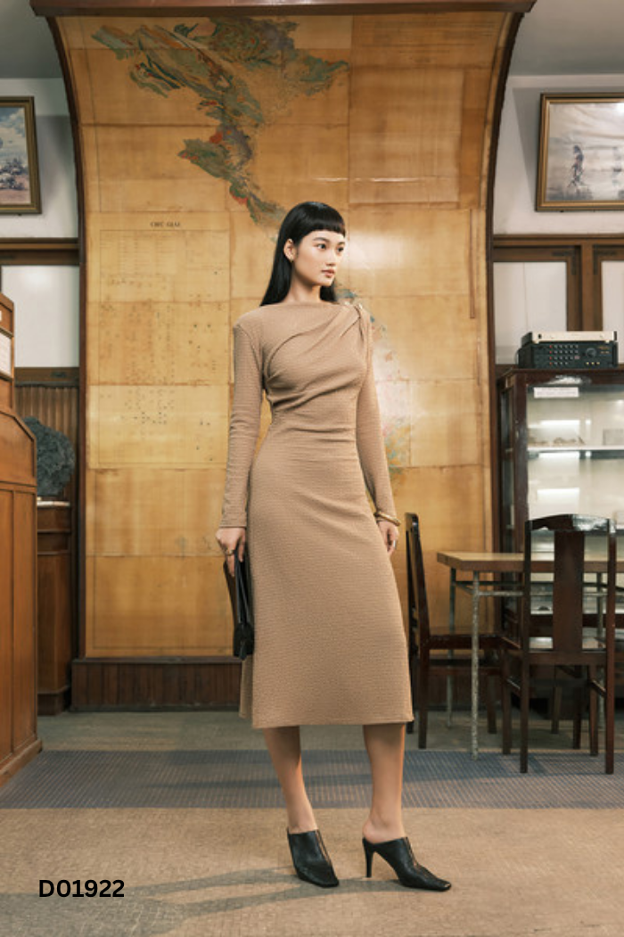 Váy lưới be IVY MODA dúm phối cúc