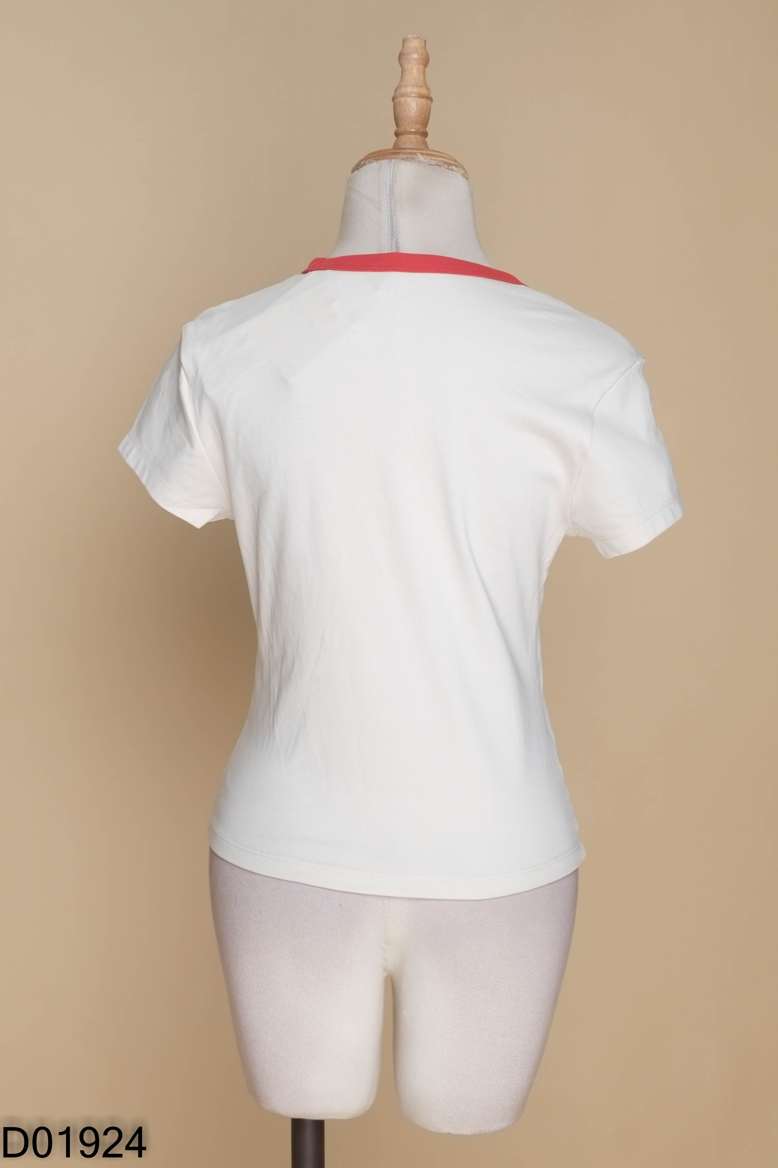 NEWTAG Áo UNIQLO be viền đỏ