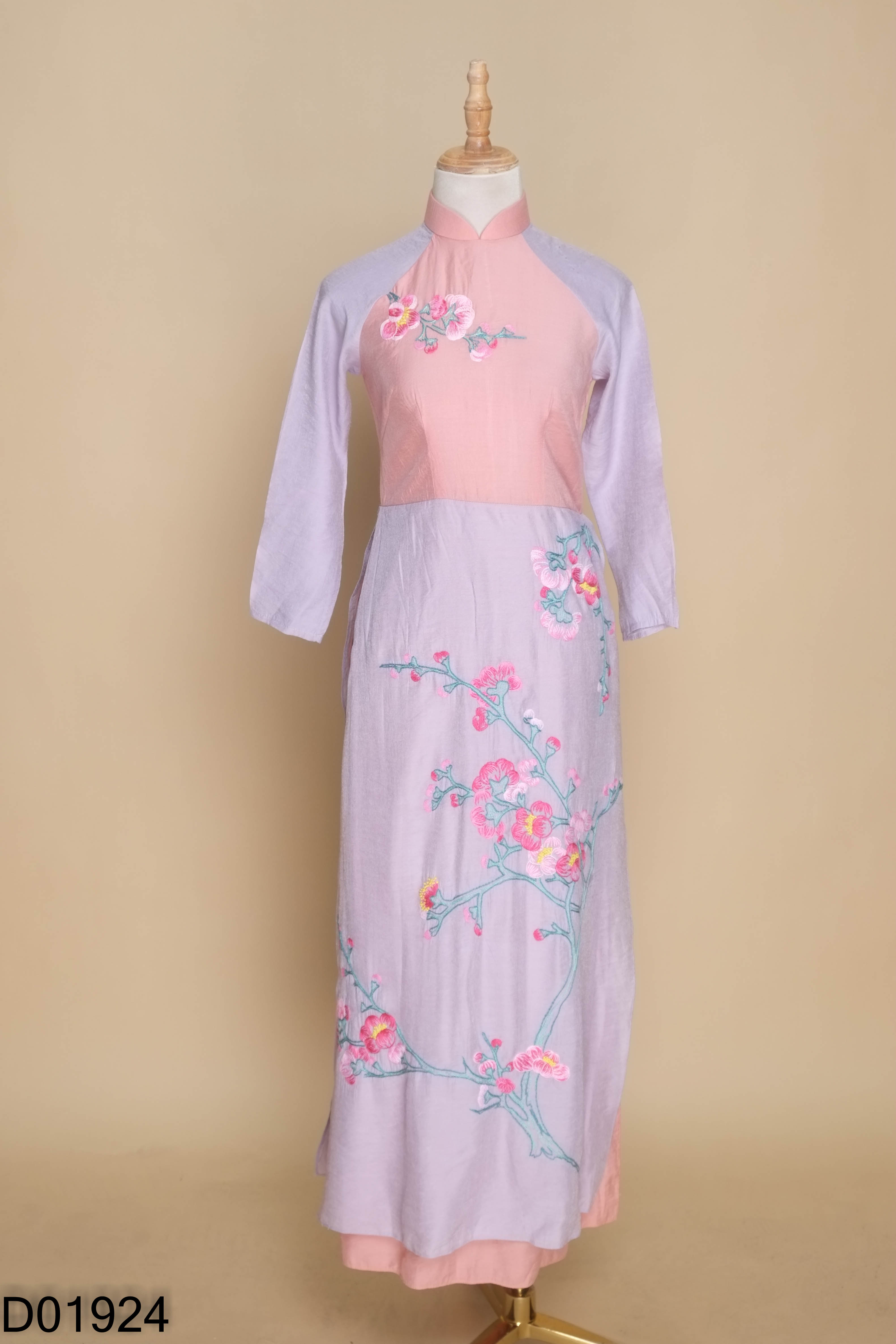 Áo dài tím phối hồng thêu hoa